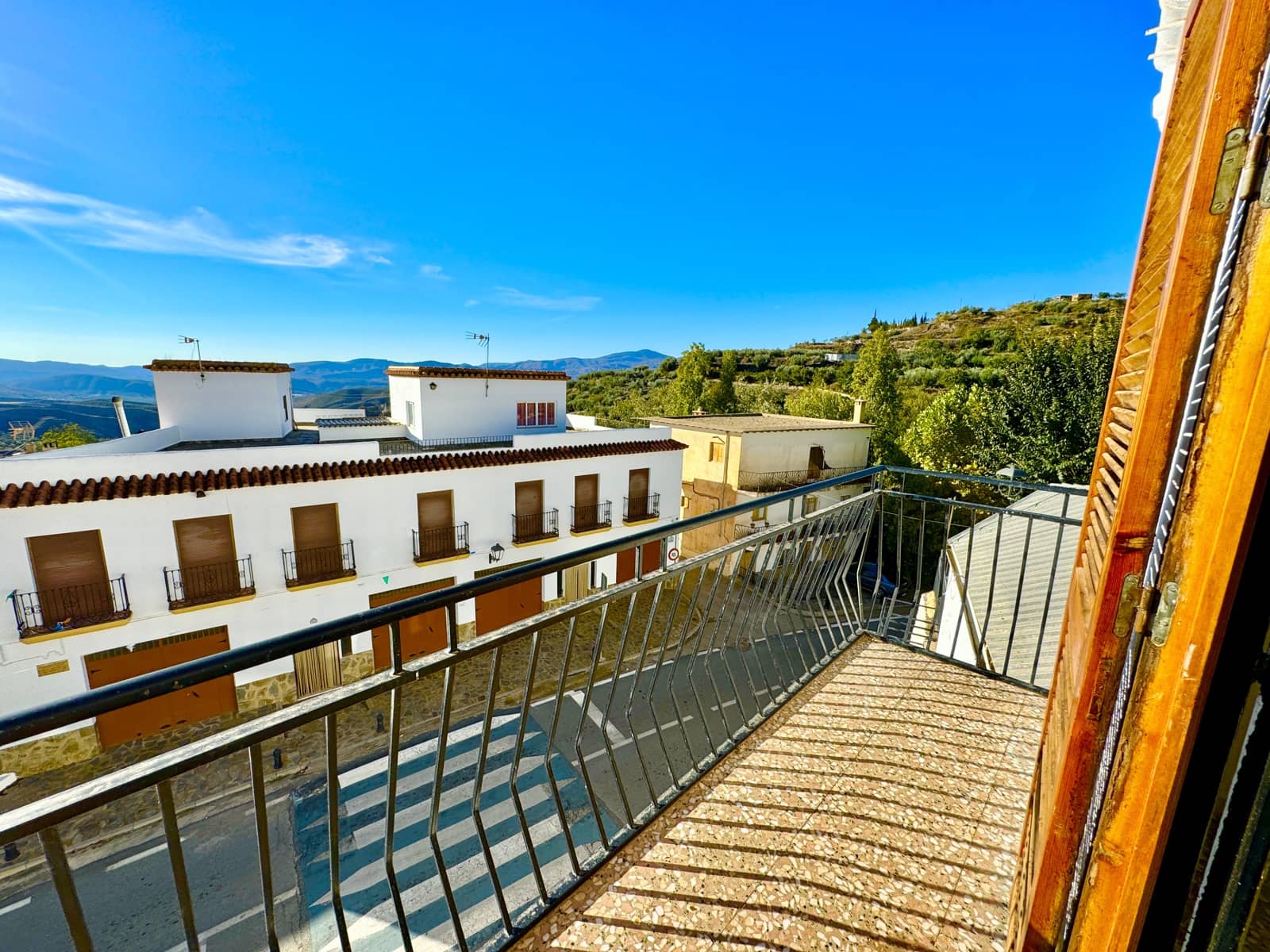 6 bedroom Flat for sale in Valor - € 92,500 (Ref: 9191412)