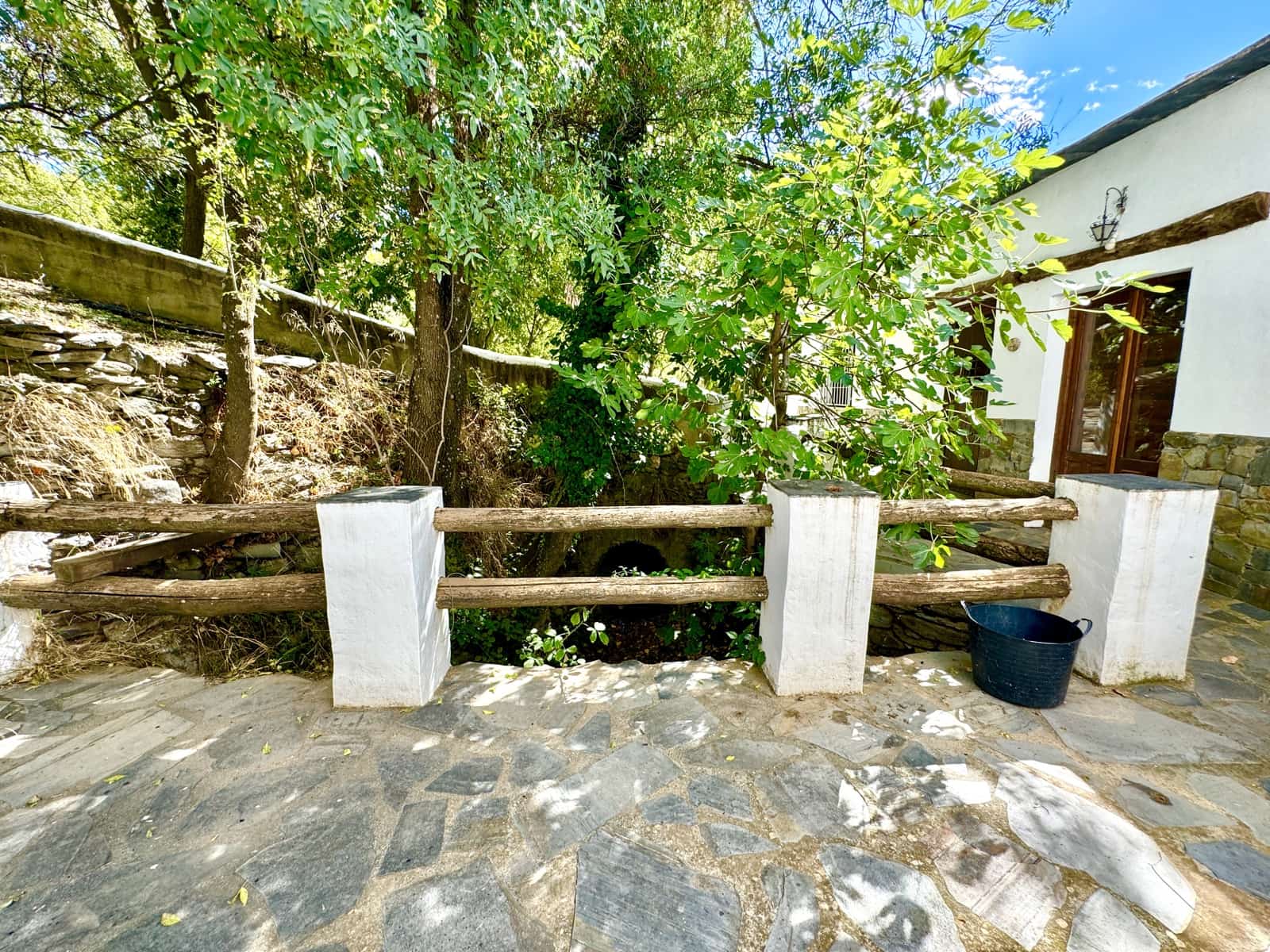9 soveværelse Hotel til salg i Alpujarra de la Sierra med swimmingpool garage - € 450.000 (Ref: 9195103)