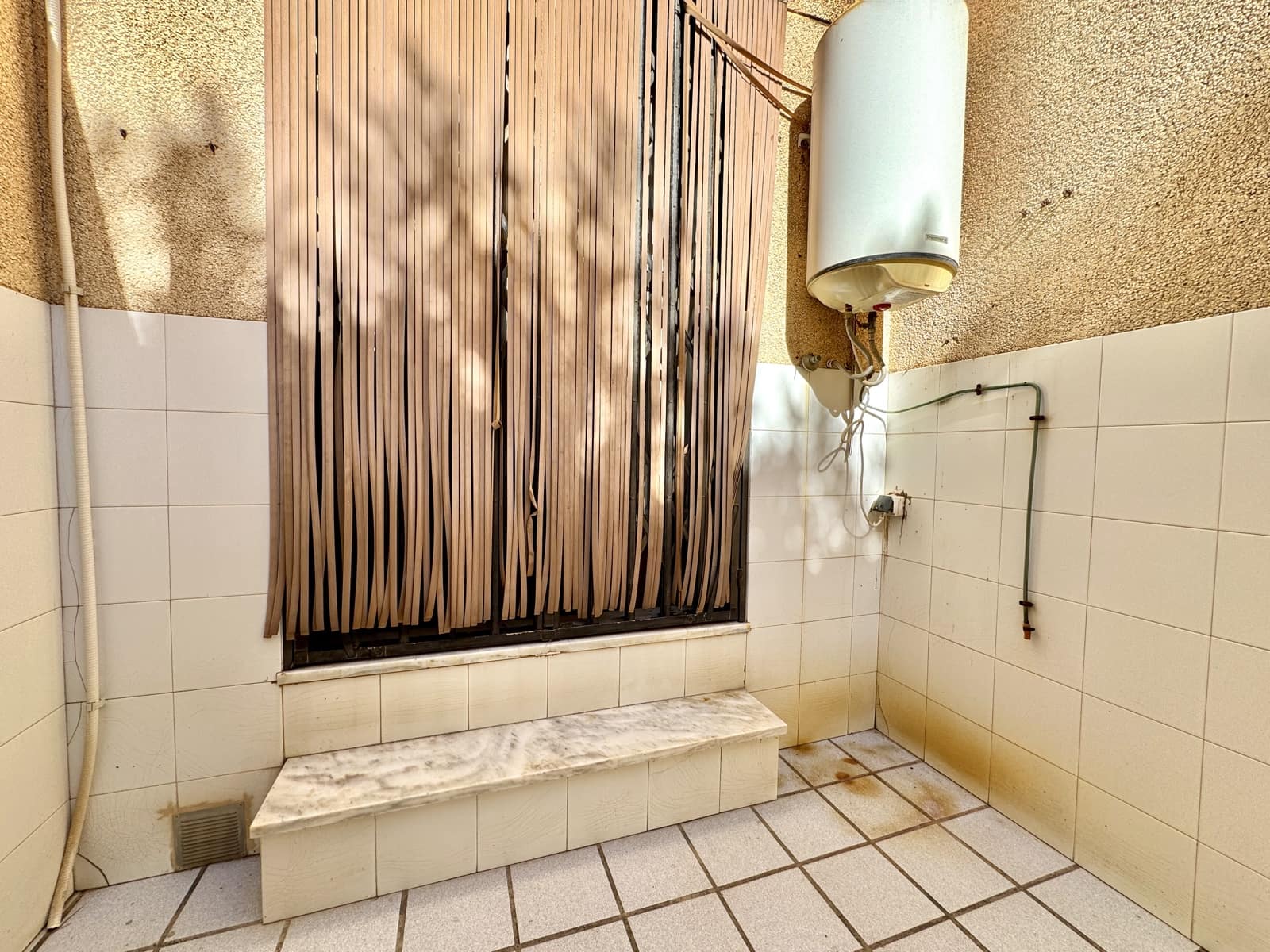 4 soveværelse Byhus til salg i Matagorda med garage - € 110.000 (Ref: 9204917)