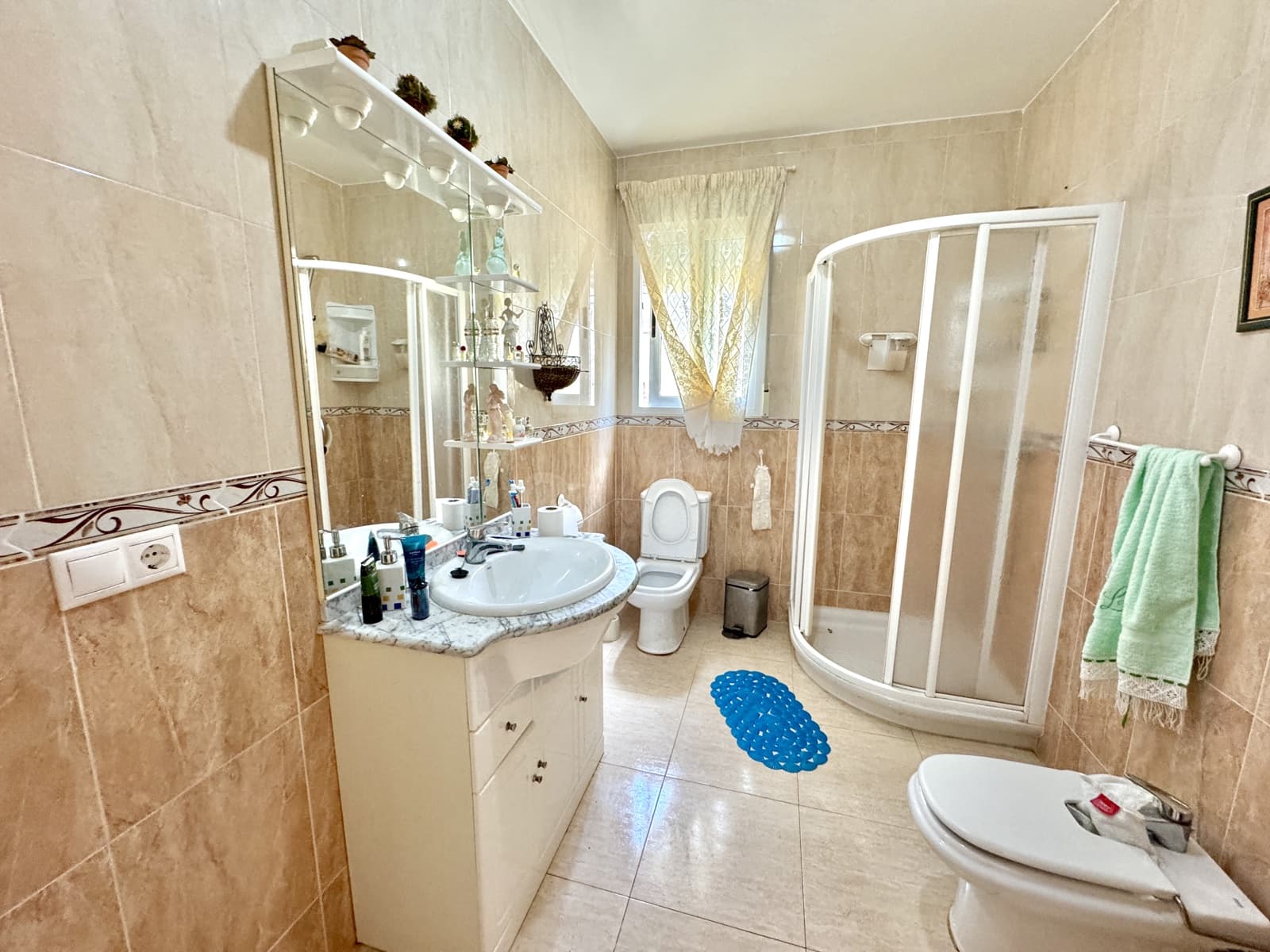 6 soverom Villa til salgs i Cadiar med garasje - € 195 000 (Ref: 9231905)