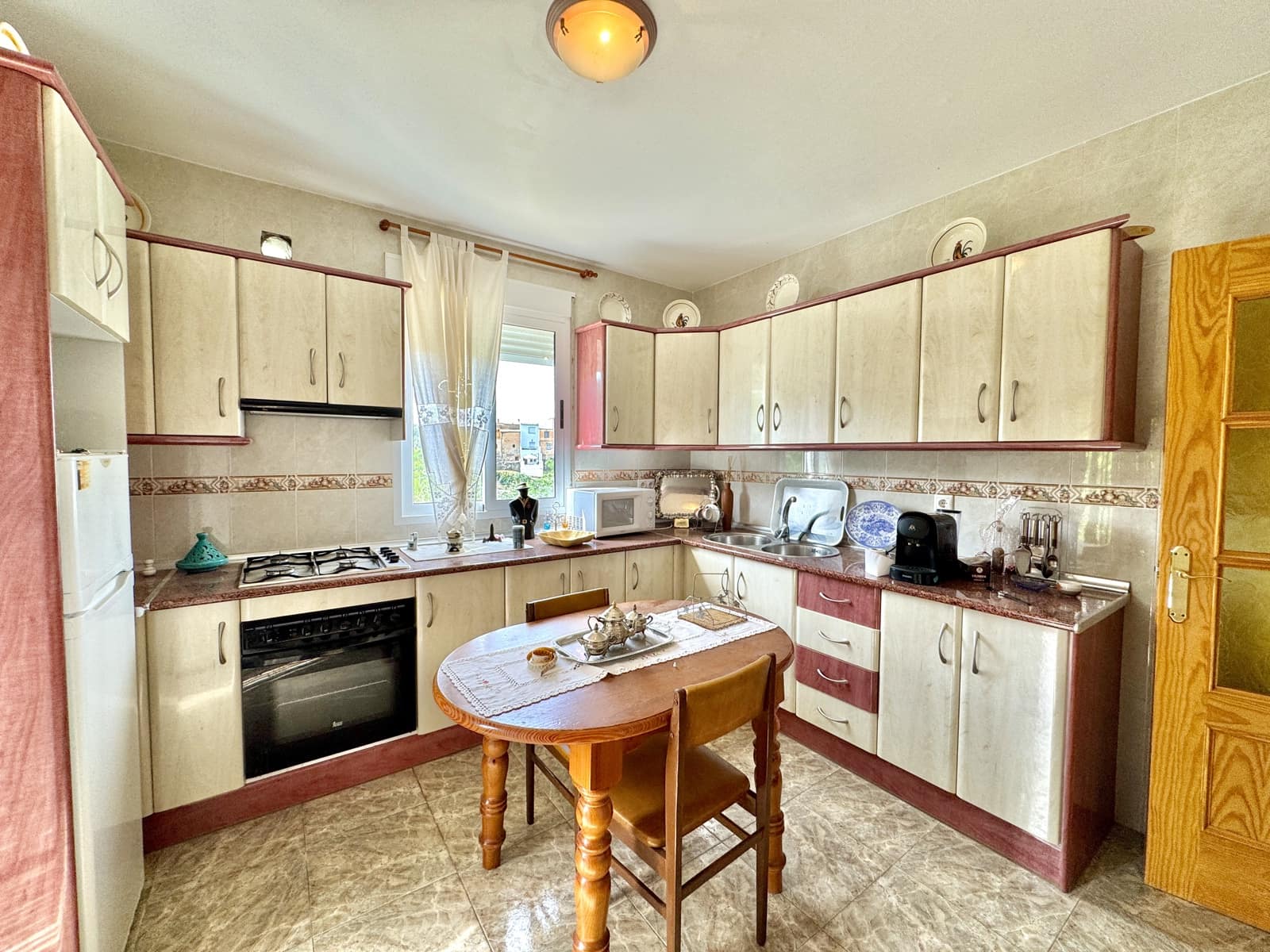 6 soverom Villa til salgs i Cadiar med garasje - € 195 000 (Ref: 9231905)