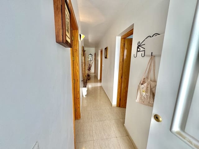 6 makuuhuone Huvila myytävänä paikassa Cádiar mukana 
autotalli - 195 000 € (Ref: 9231905)