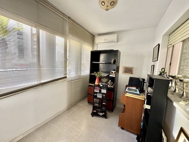 4 quarto Apartamento para venda em Roquetas de Mar - 170 000 € (Ref: 9252314)