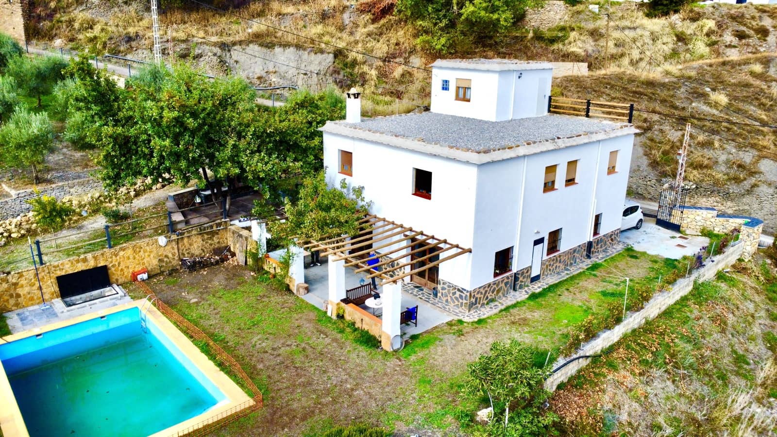 6 sypialnia Willa na sprzedaż w Berchules z basenem garażem - 280 000 € (Ref: 9356770)