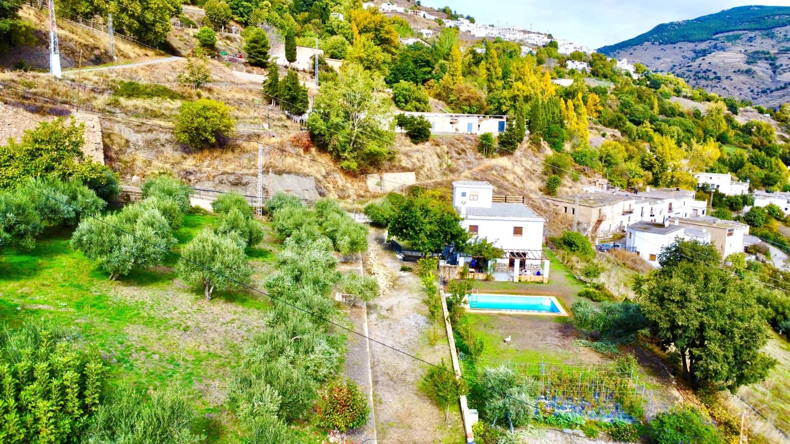 6 sypialnia Willa na sprzedaż w Berchules z basenem garażem - 280 000 € (Ref: 9356770)