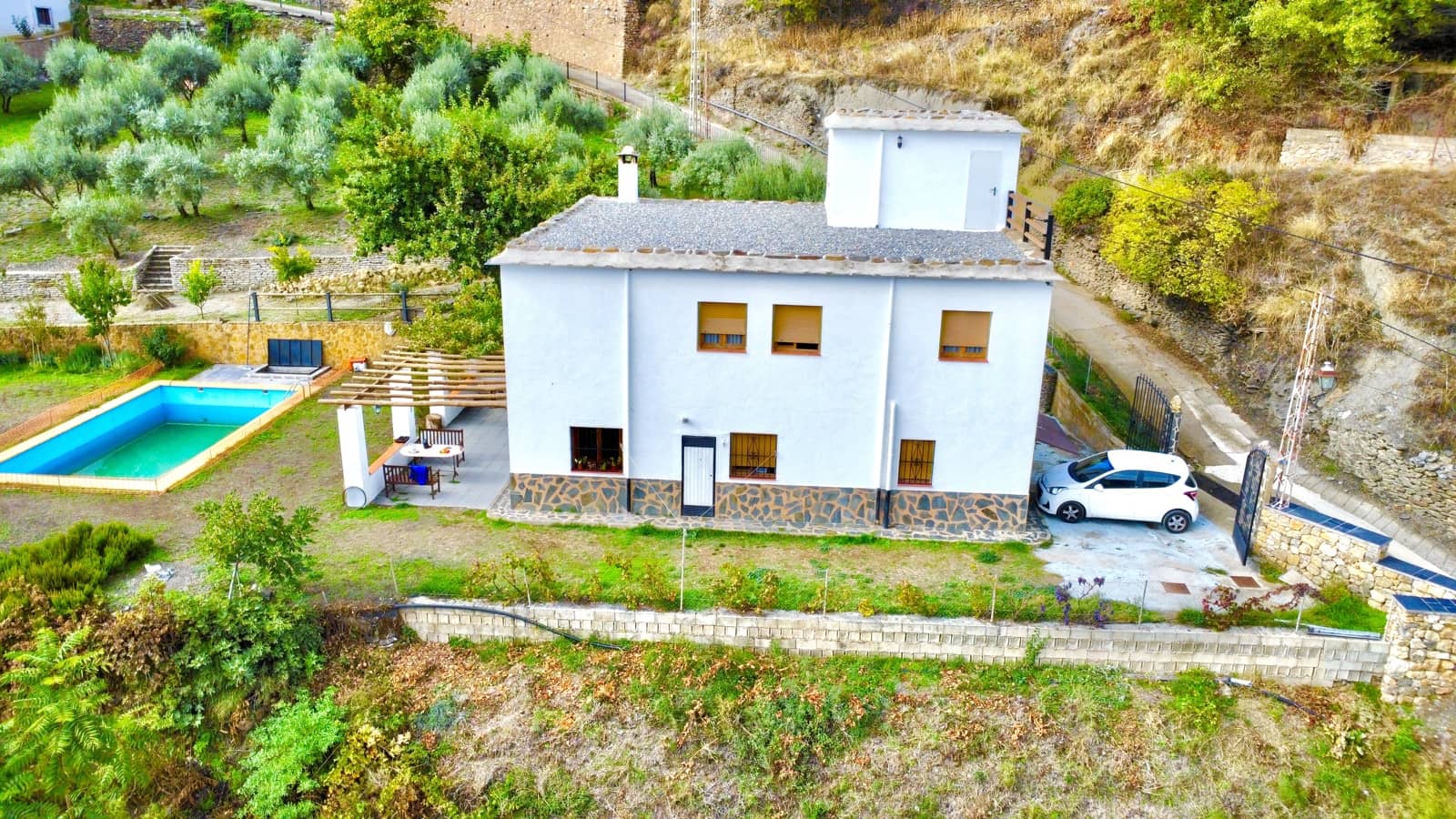 6 sypialnia Willa na sprzedaż w Berchules z basenem garażem - 280 000 € (Ref: 9356770)