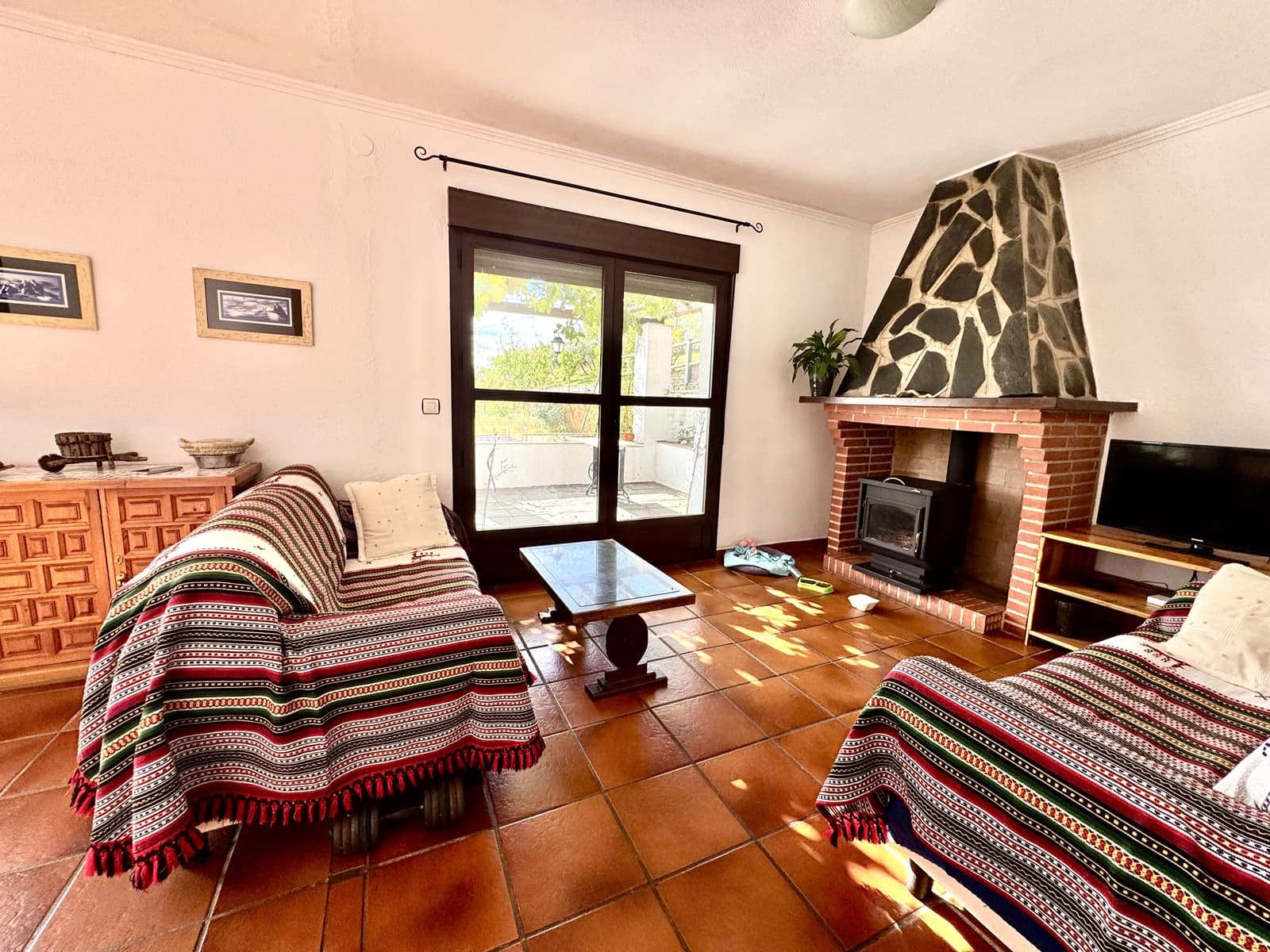 6 sypialnia Willa na sprzedaż w Berchules z basenem garażem - 280 000 € (Ref: 9356770)