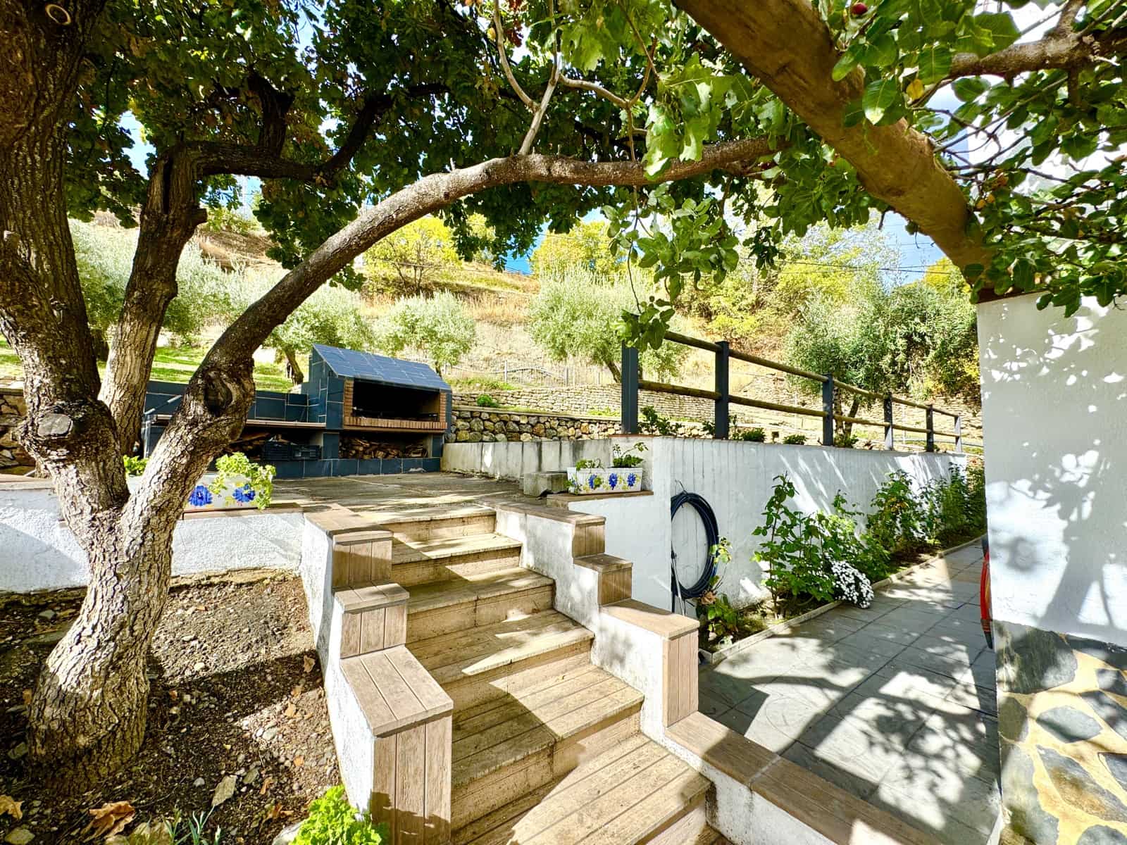 6 sypialnia Willa na sprzedaż w Berchules z basenem garażem - 280 000 € (Ref: 9356770)