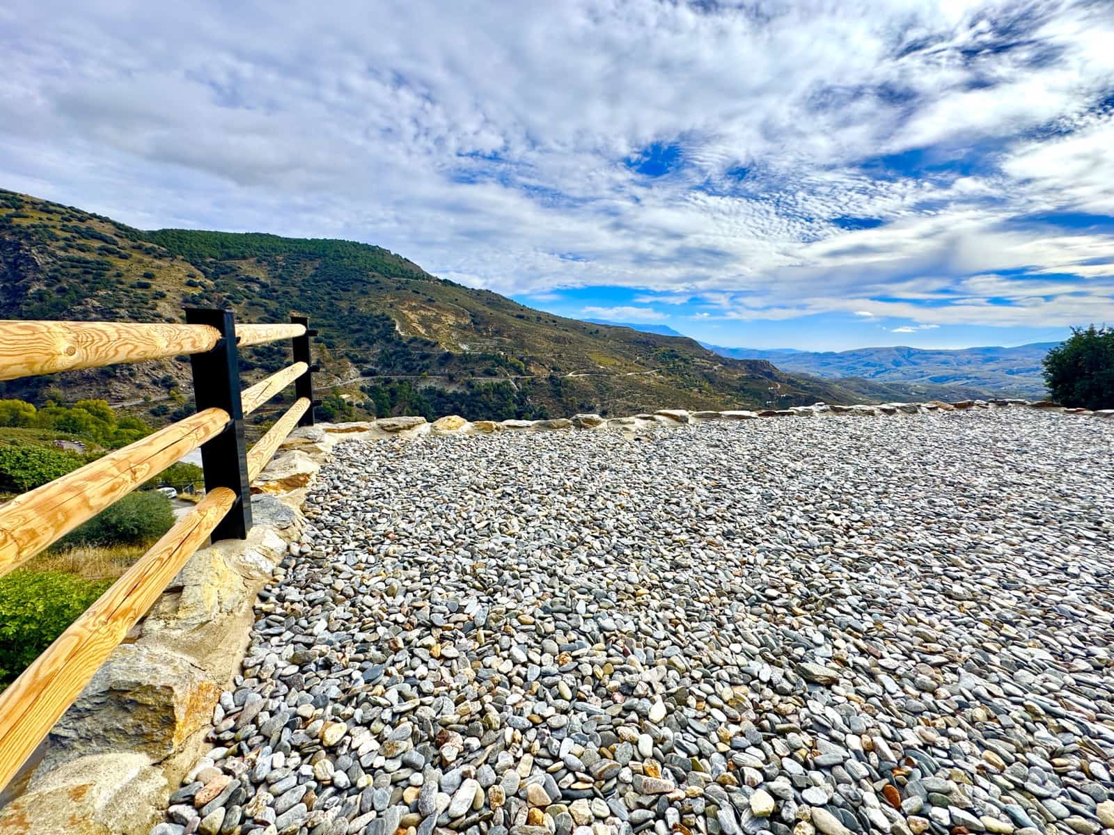 6 sypialnia Willa na sprzedaż w Berchules z basenem garażem - 280 000 € (Ref: 9356770)