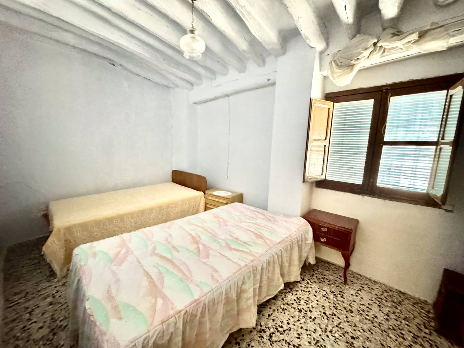 6 soveværelse Byhus til salg i Valor - € 75.000 (Ref: 9400997)