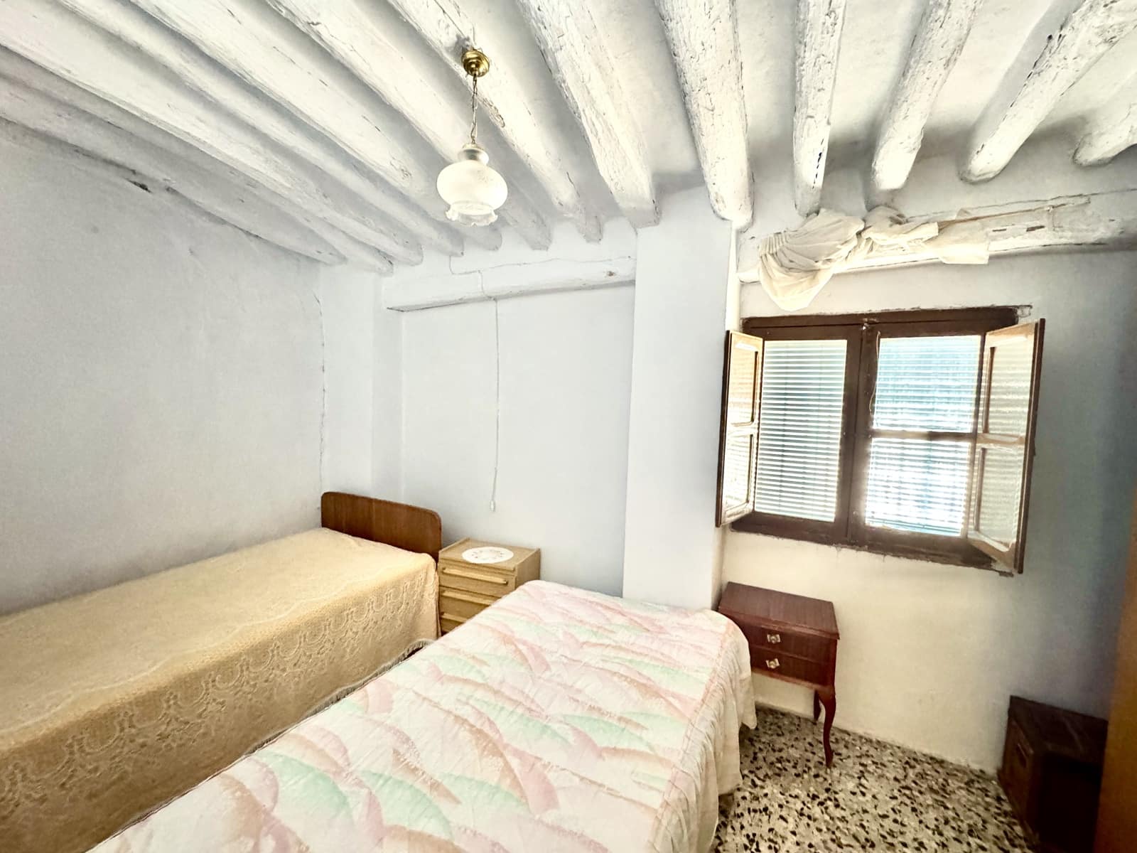 6 soveværelse Byhus til salg i Valor - € 75.000 (Ref: 9400997)