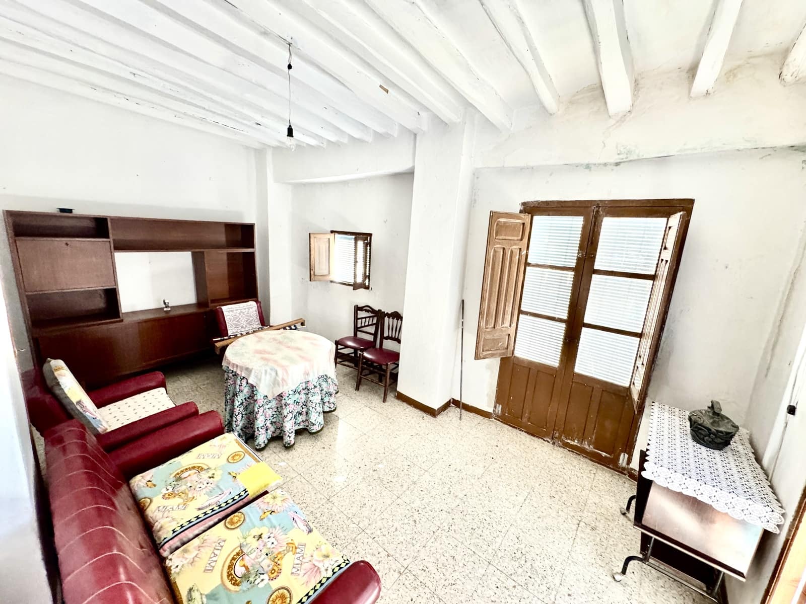 6 soveværelse Byhus til salg i Valor - € 75.000 (Ref: 9400997)