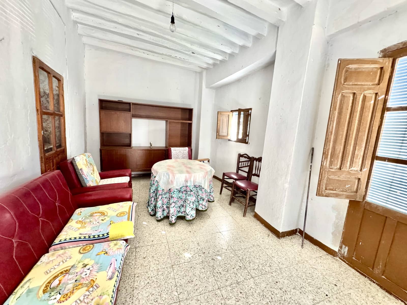 6 soveværelse Byhus til salg i Valor - € 75.000 (Ref: 9400997)