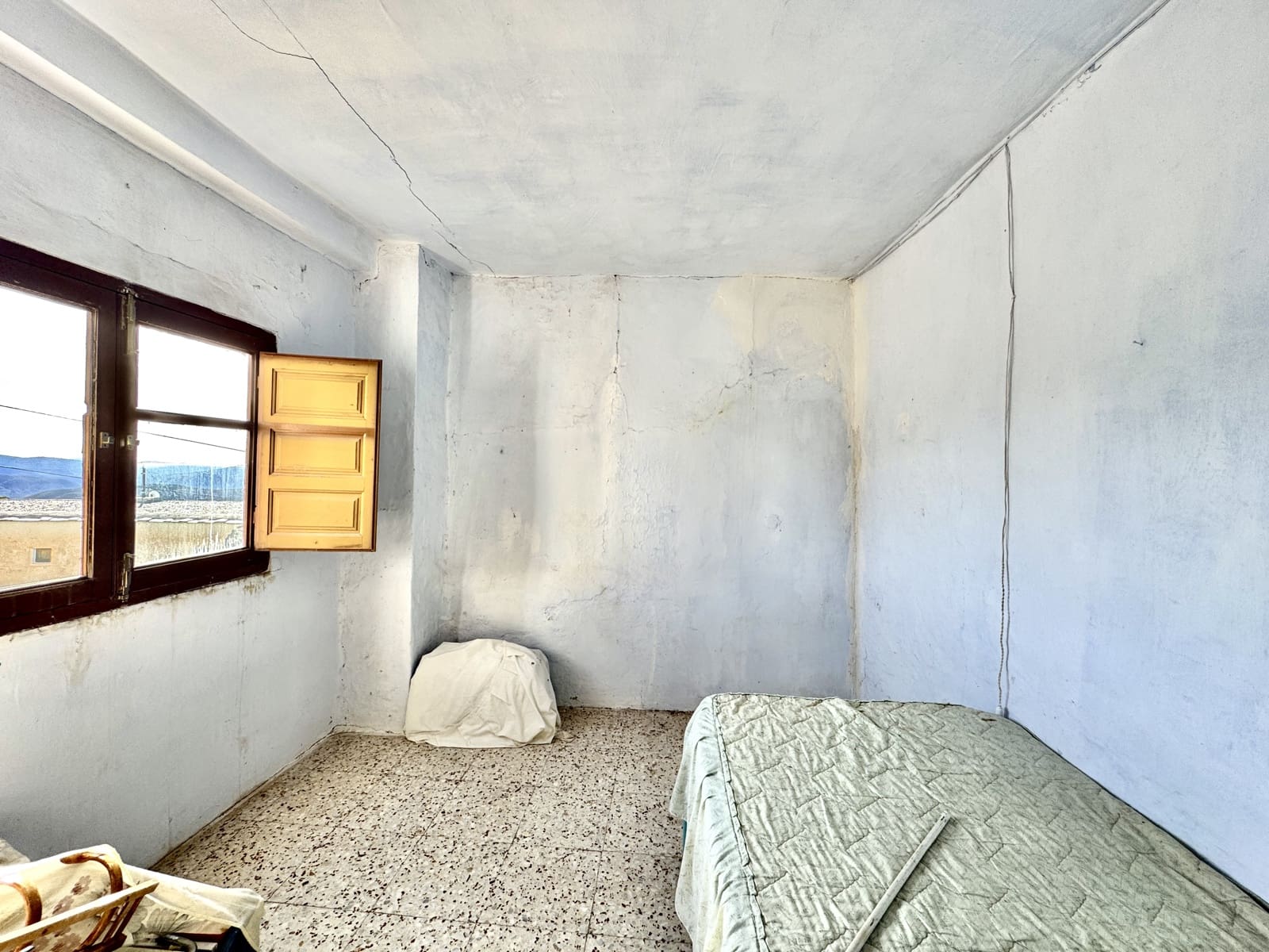 6 soveværelse Byhus til salg i Valor - € 75.000 (Ref: 9400997)