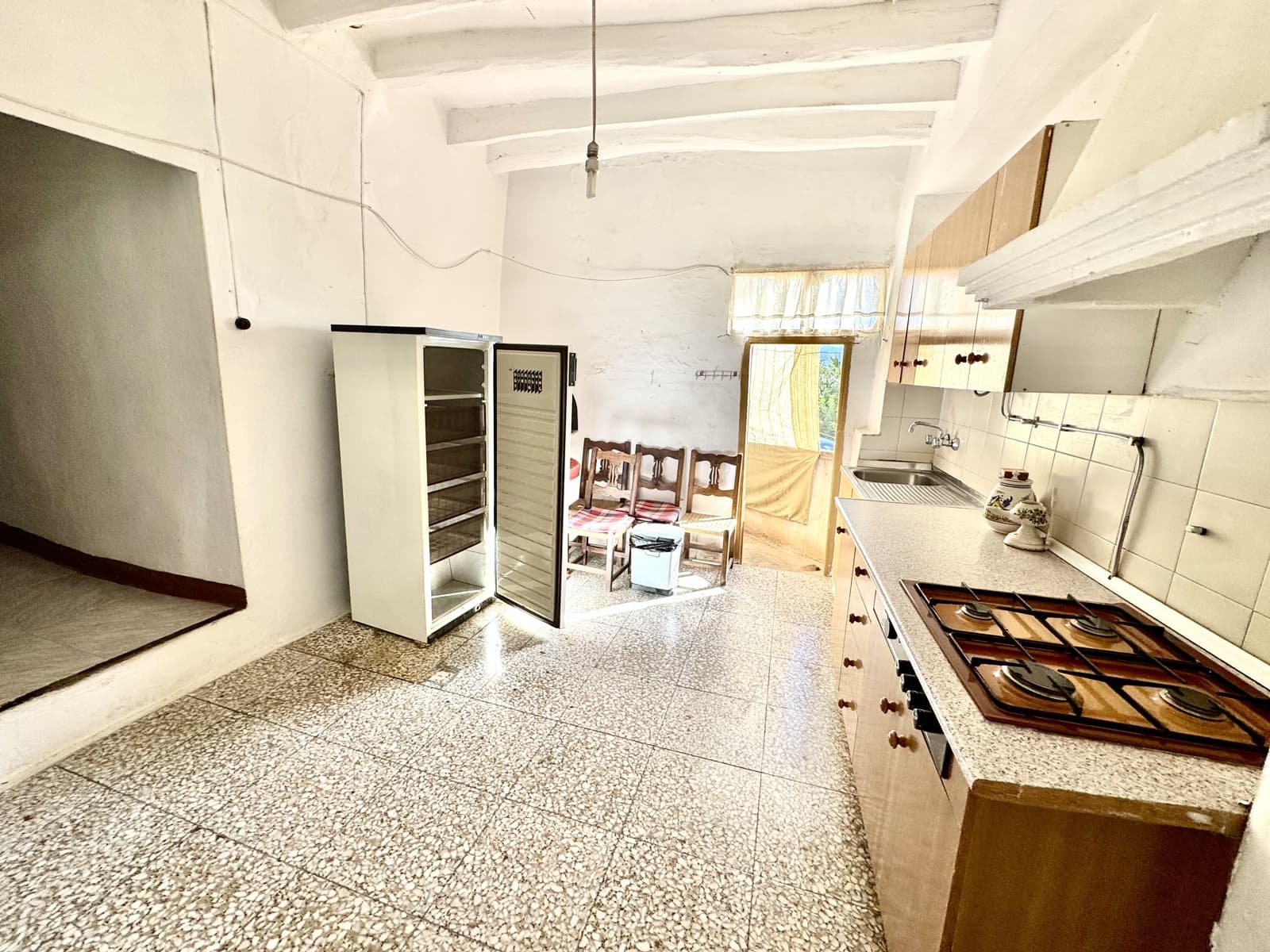 6 soveværelse Byhus til salg i Valor - € 75.000 (Ref: 9400997)