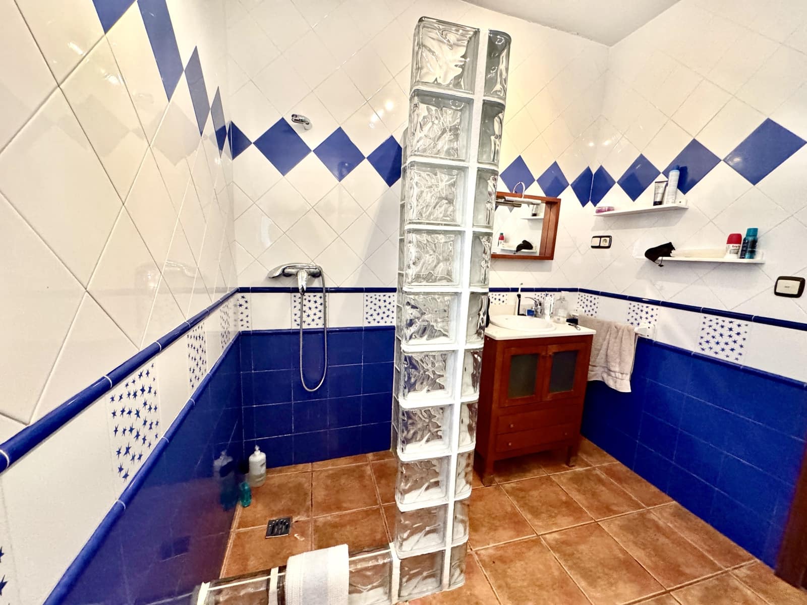 3 soverom Villa til salgs i Yegen med garasje - € 275 000 (Ref: 9409318)