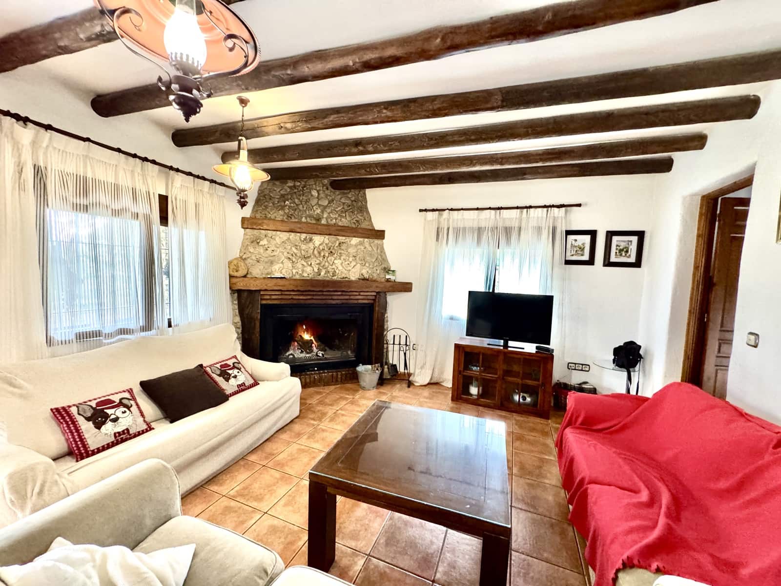 3 soverom Villa til salgs i Yegen med garasje - € 275 000 (Ref: 9409318)