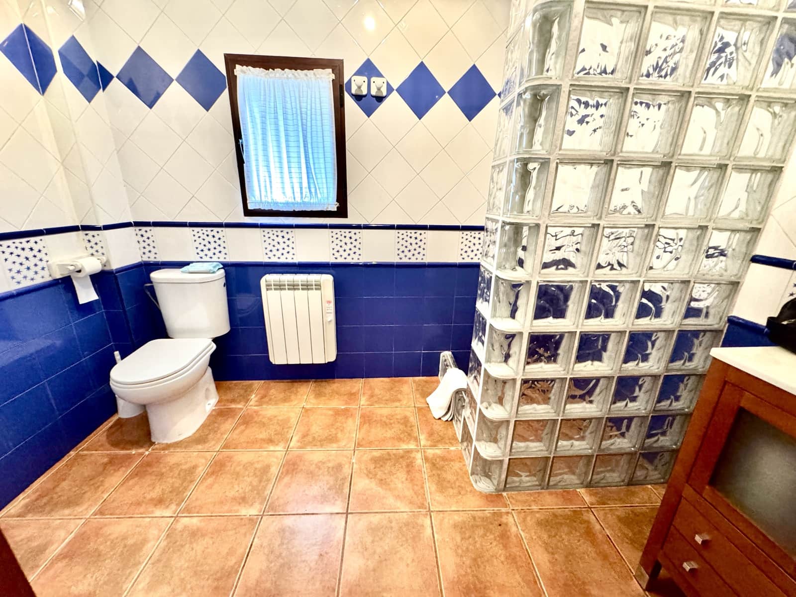 3 soverom Villa til salgs i Yegen med garasje - € 275 000 (Ref: 9409318)