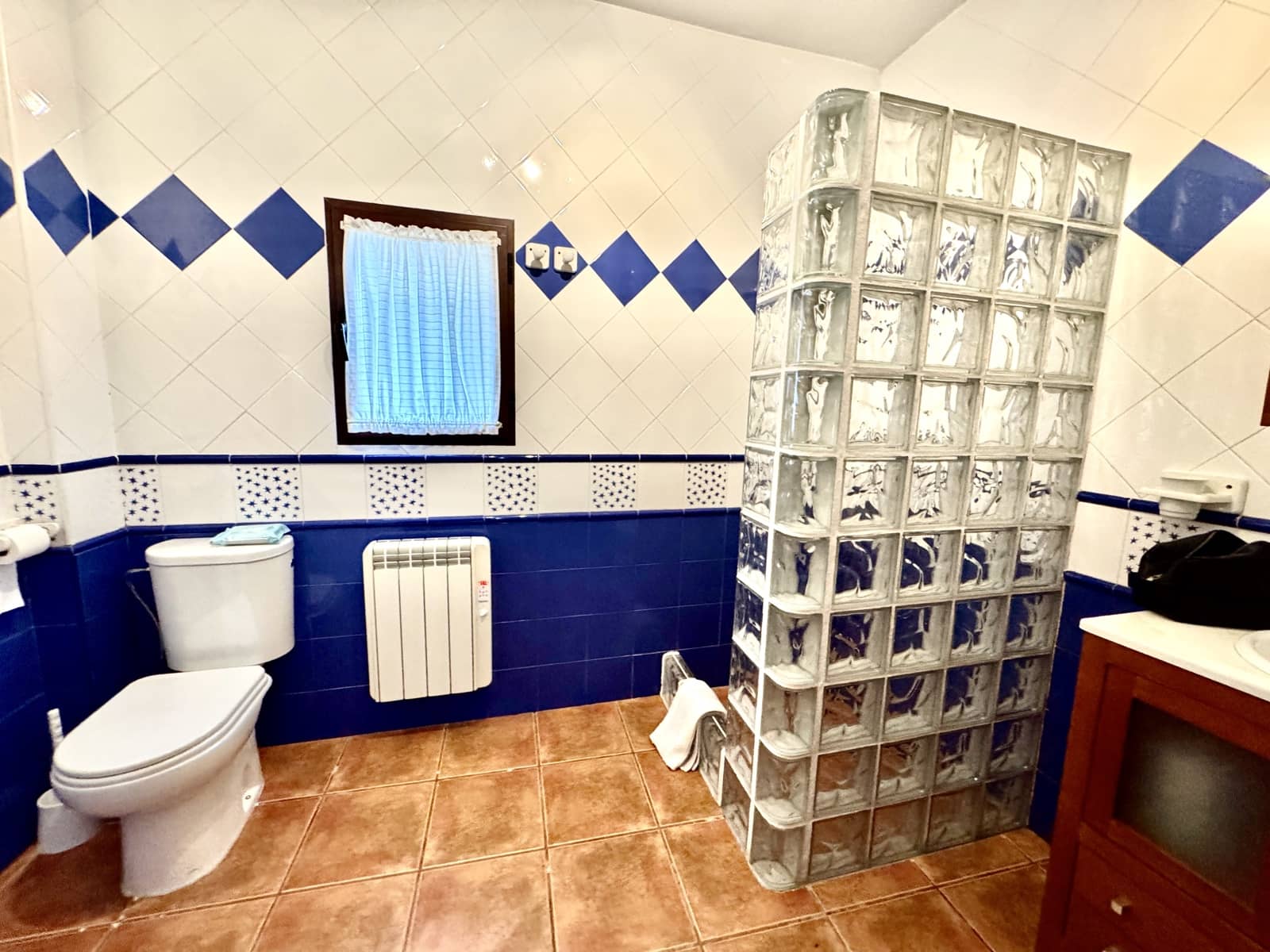 3 soverom Villa til salgs i Yegen med garasje - € 275 000 (Ref: 9409318)