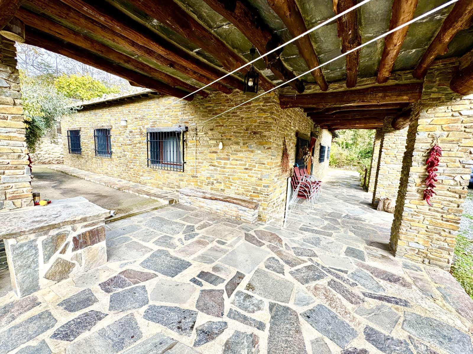 3 soverom Villa til salgs i Yegen med garasje - € 275 000 (Ref: 9409318)