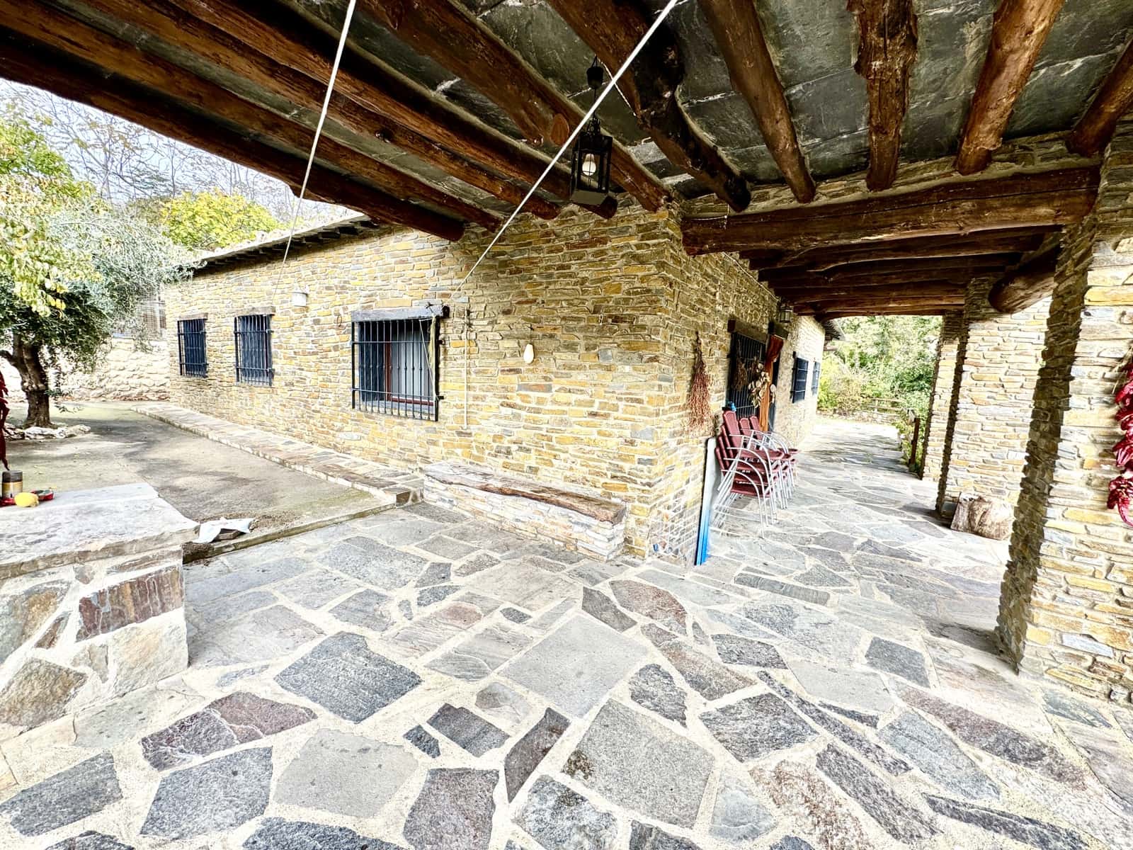 3 soverom Villa til salgs i Yegen med garasje - € 275 000 (Ref: 9409318)