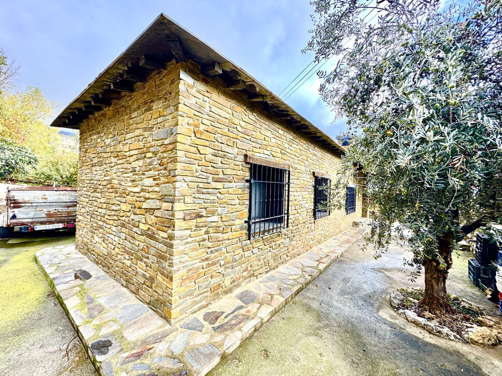 3 soverom Villa til salgs i Yegen med garasje - € 275 000 (Ref: 9409318)