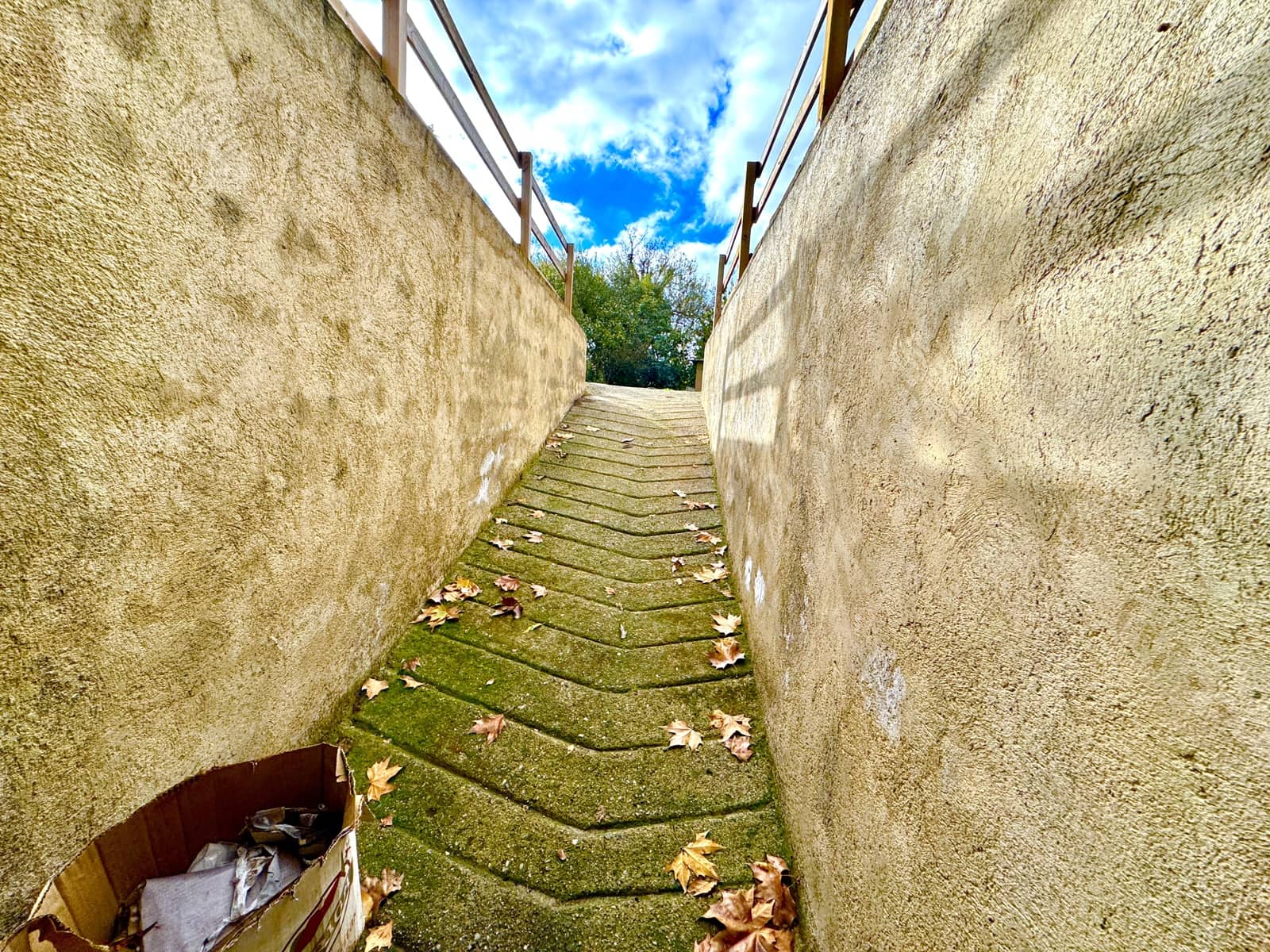 3 soverom Villa til salgs i Yegen med garasje - € 275 000 (Ref: 9409318)