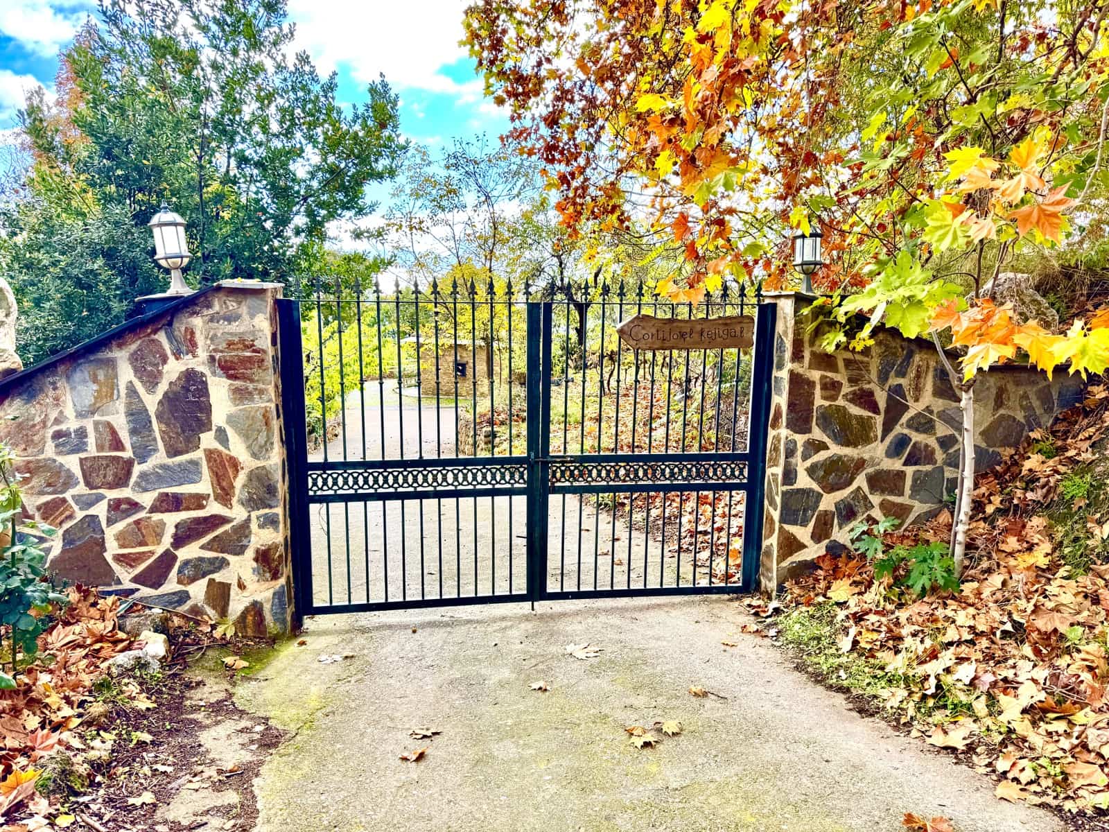 3 soverom Villa til salgs i Yegen med garasje - € 275 000 (Ref: 9409318)