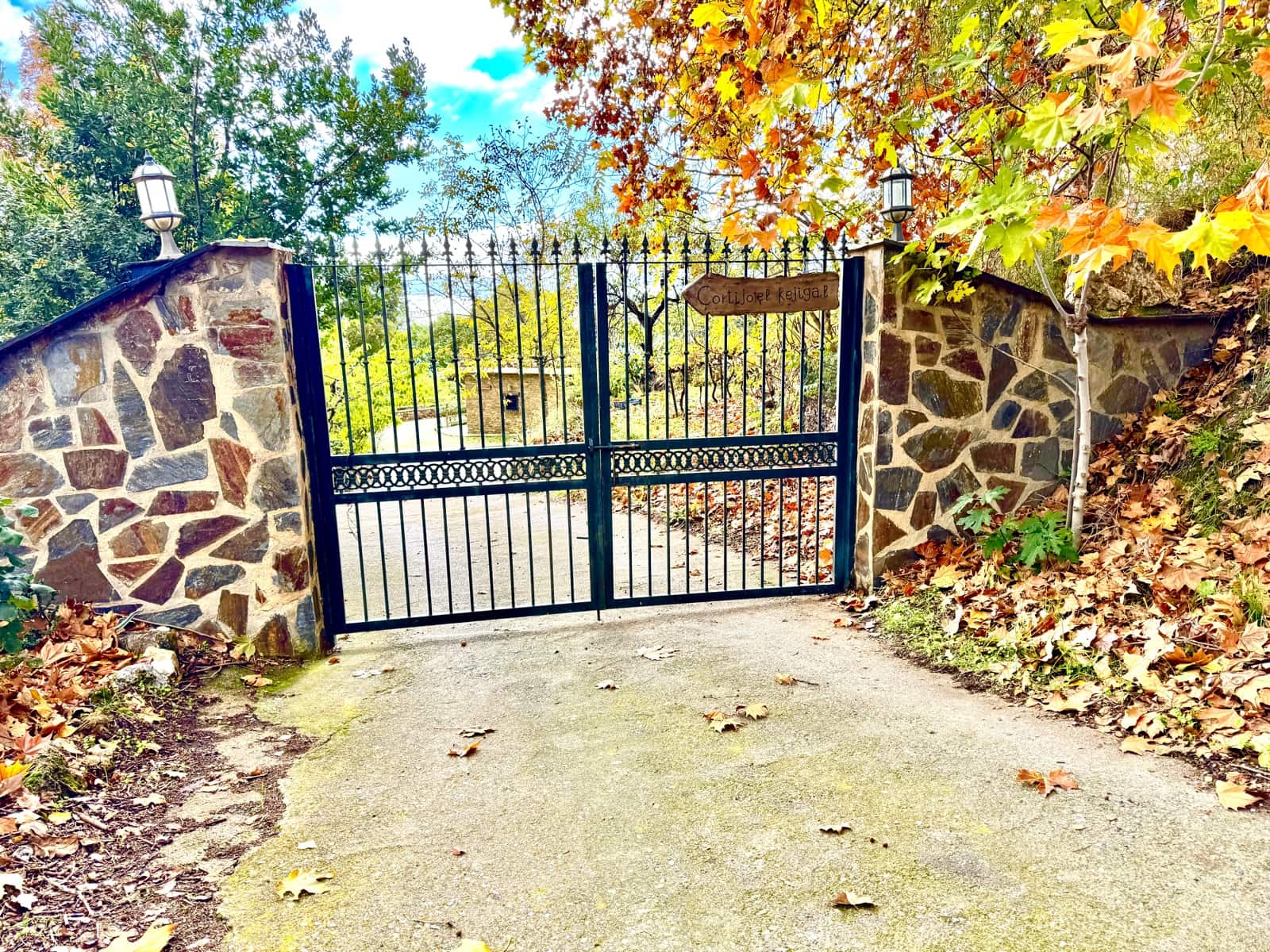 3 soverom Villa til salgs i Yegen med garasje - € 275 000 (Ref: 9409318)