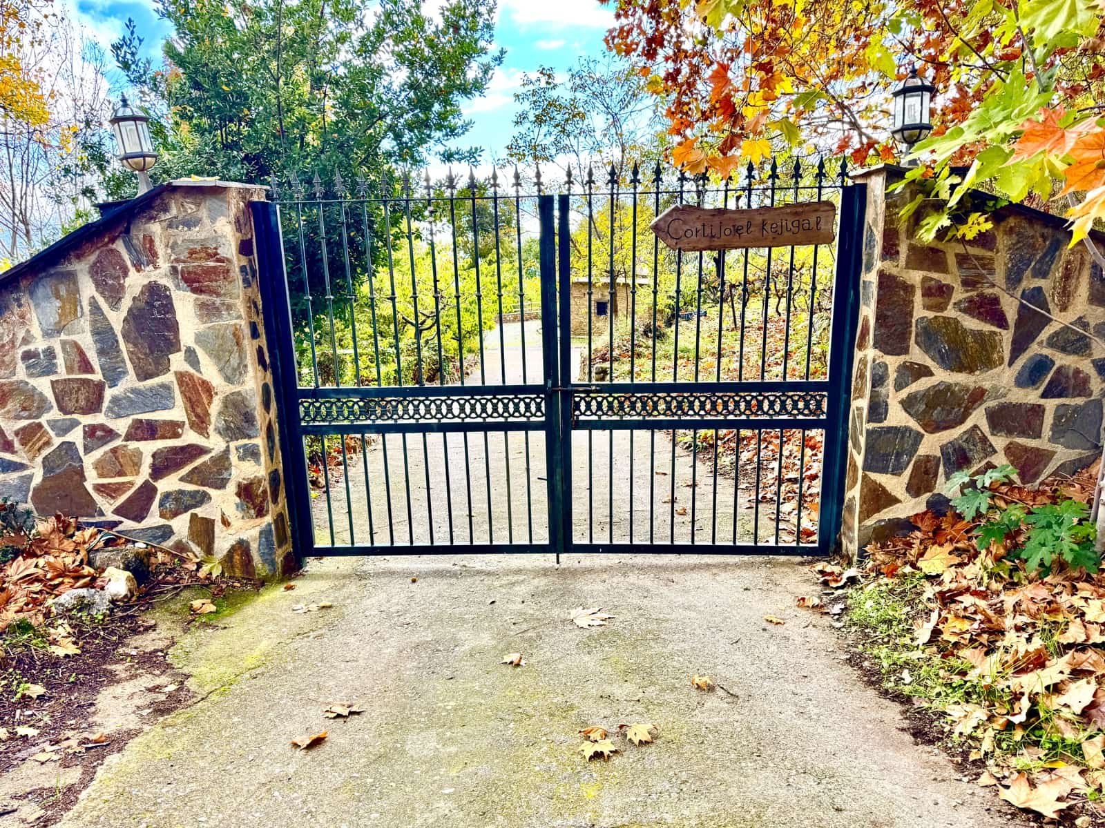 3 soverom Villa til salgs i Yegen med garasje - € 275 000 (Ref: 9409318)