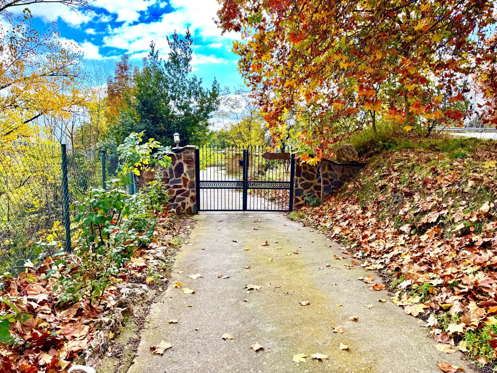 3 soverom Villa til salgs i Yegen med garasje - € 275 000 (Ref: 9409318)