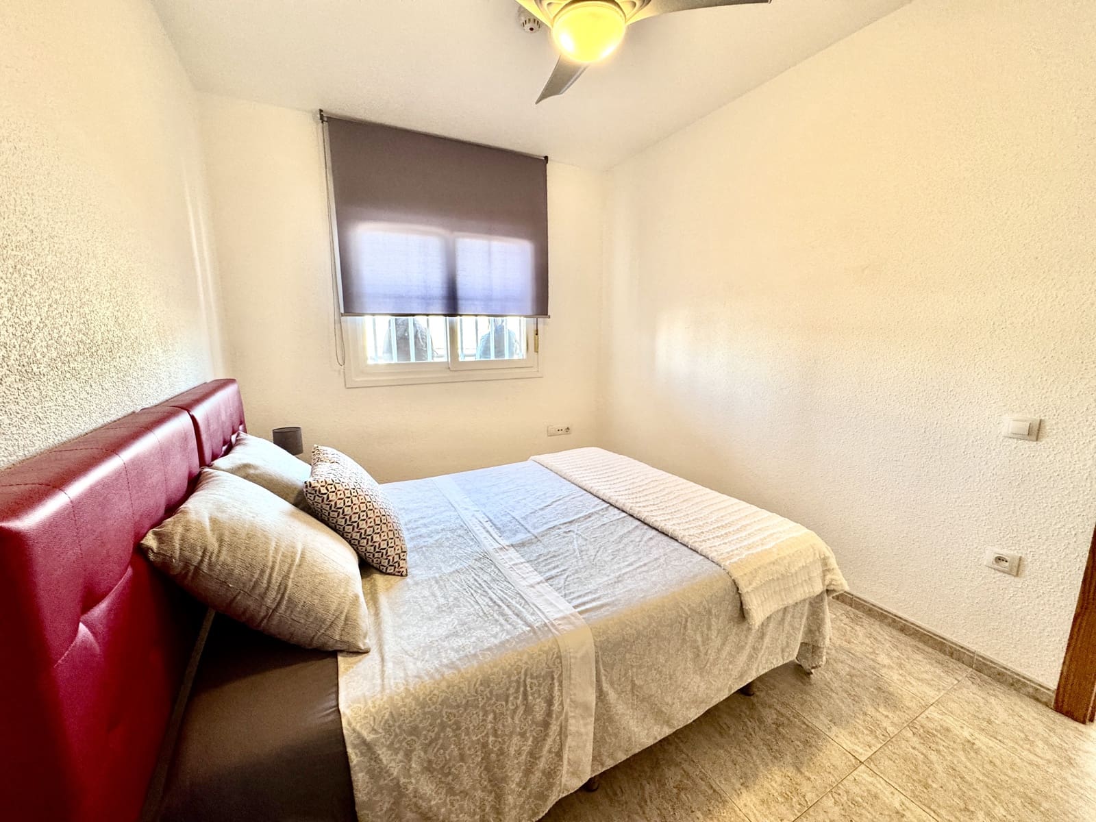 1 sypialnia Apartament na sprzedaż w Roquetas de Mar z basenem garażem - 125 000 € (Ref: 9480773)