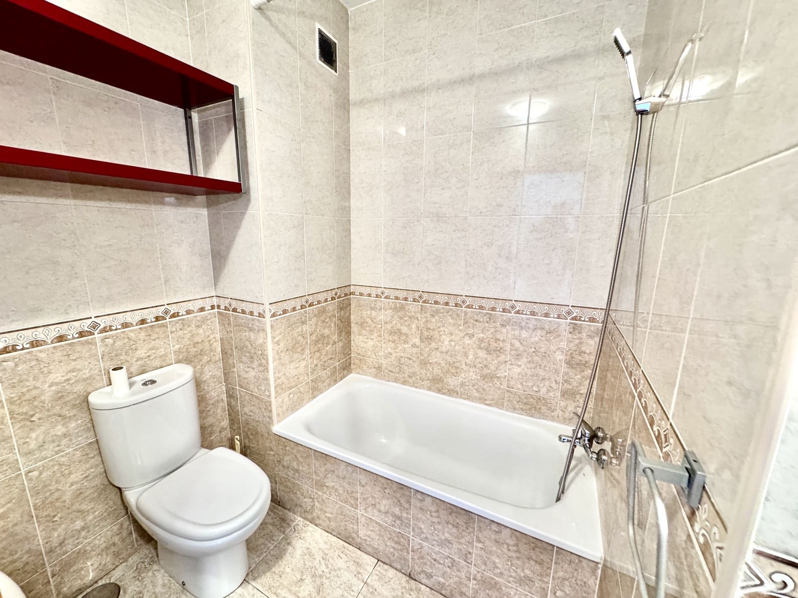 1 sypialnia Apartament na sprzedaż w Roquetas de Mar z basenem garażem - 125 000 € (Ref: 9480773)