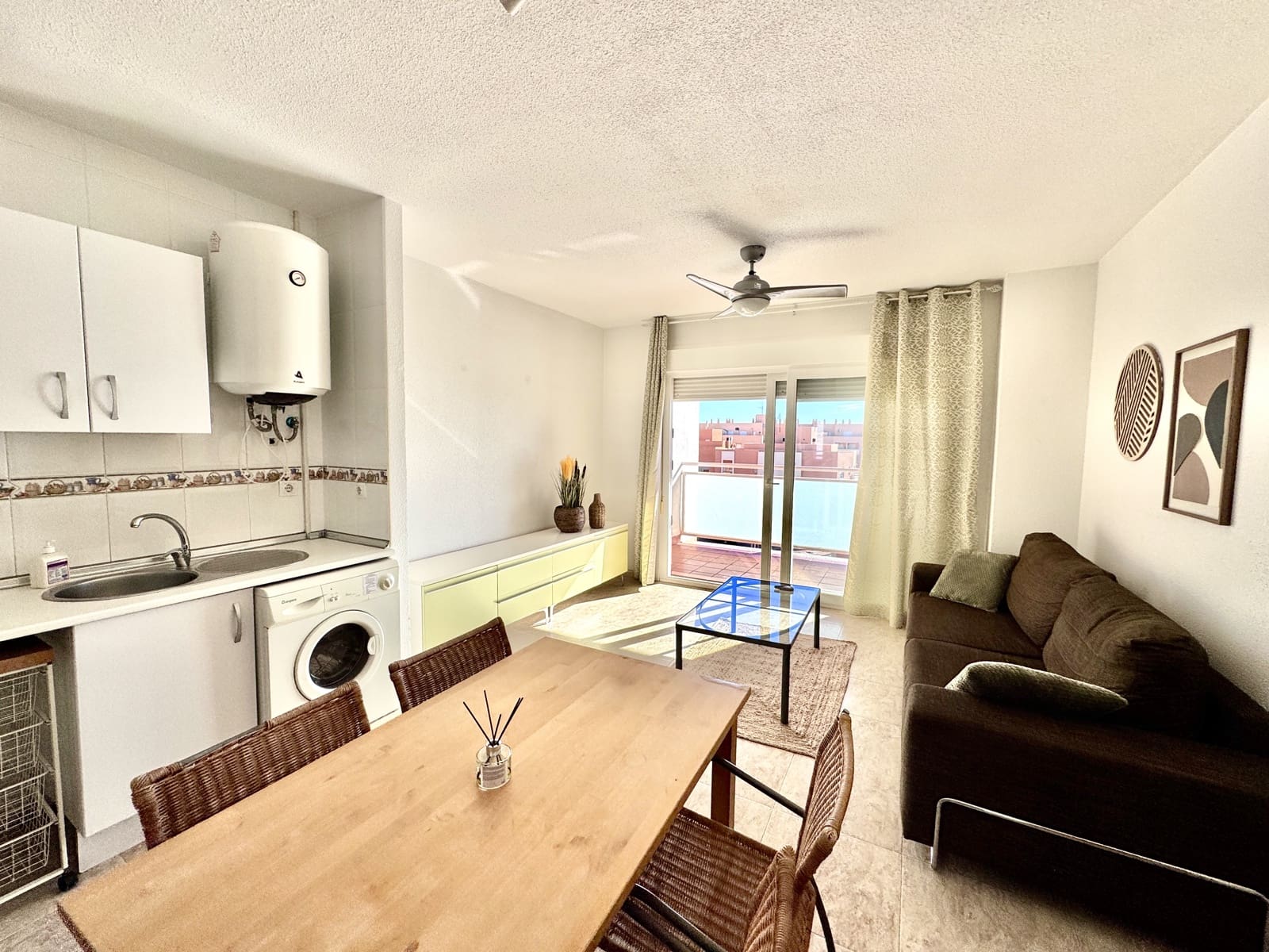 1 sypialnia Apartament na sprzedaż w Roquetas de Mar z basenem garażem - 125 000 € (Ref: 9480773)