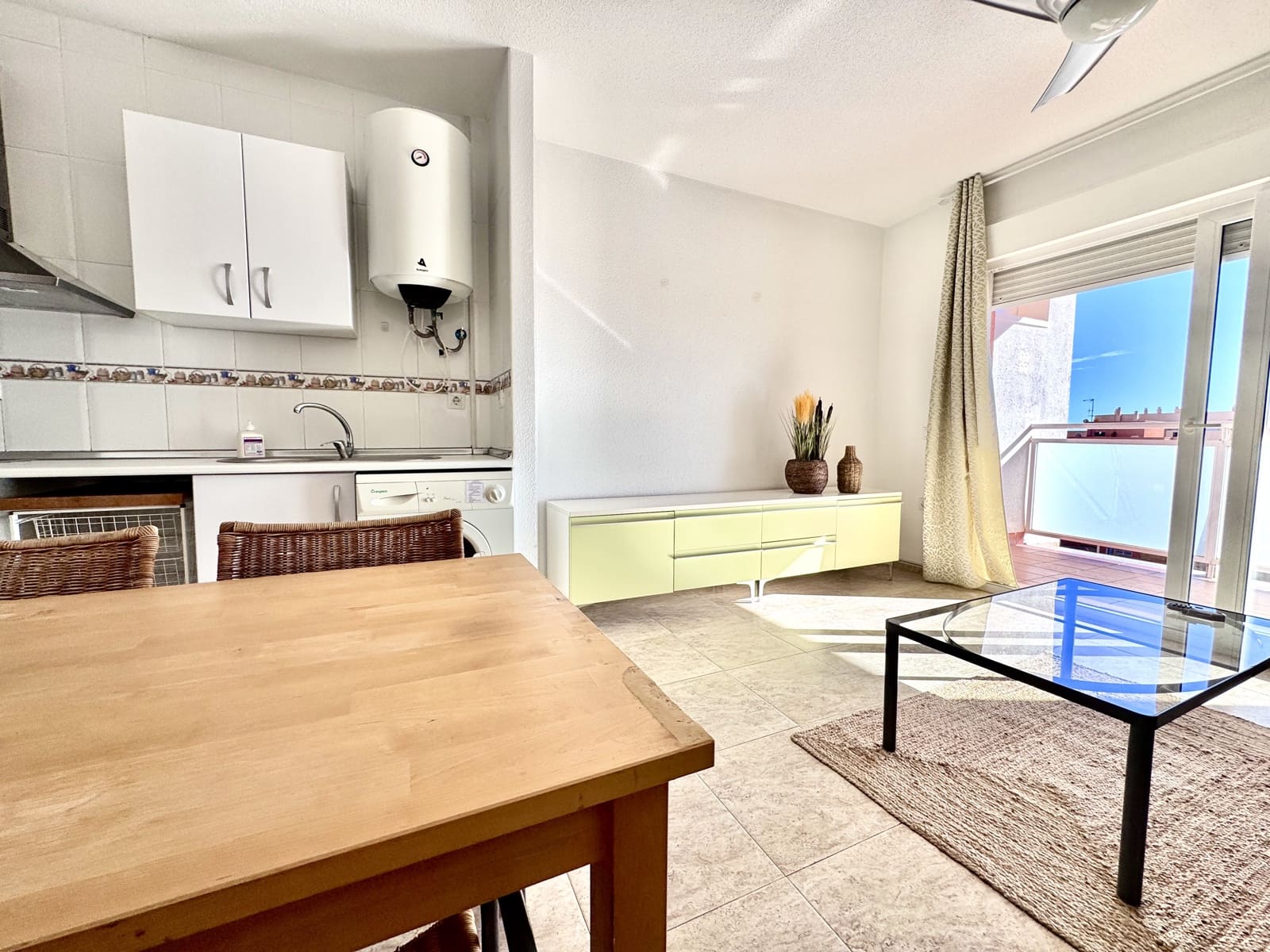 1 sypialnia Apartament na sprzedaż w Roquetas de Mar z basenem garażem - 125 000 € (Ref: 9480773)