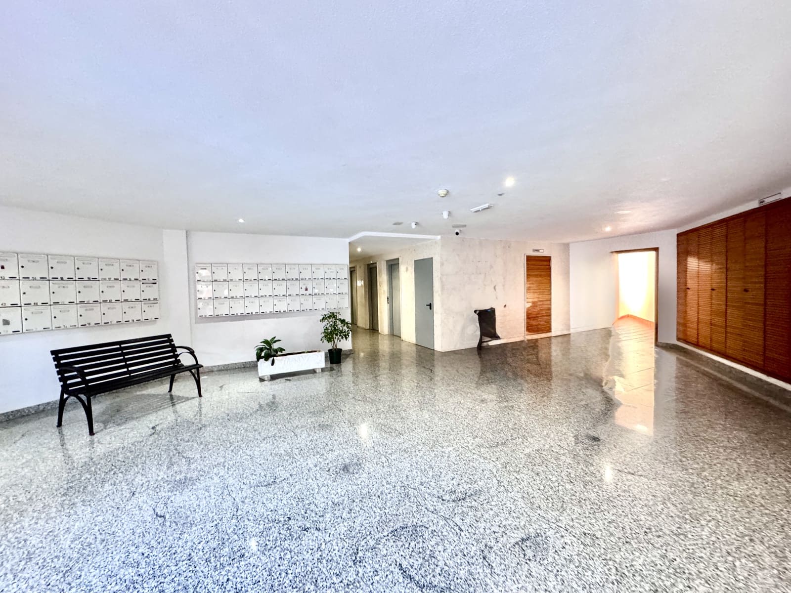 1 sypialnia Apartament na sprzedaż w Roquetas de Mar z basenem garażem - 125 000 € (Ref: 9480773)