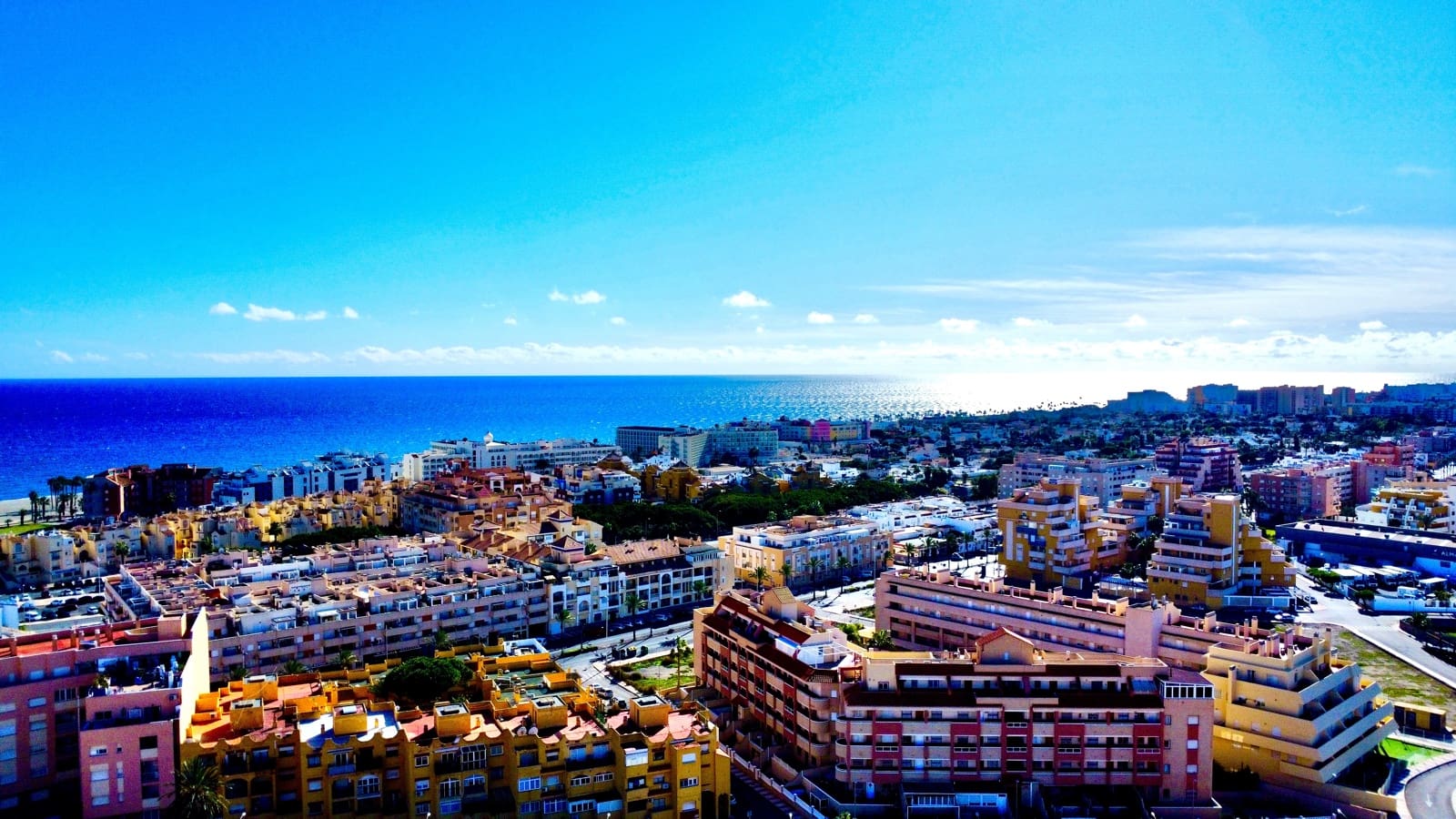 1 sypialnia Apartament na sprzedaż w Roquetas de Mar z basenem garażem - 125 000 € (Ref: 9480773)