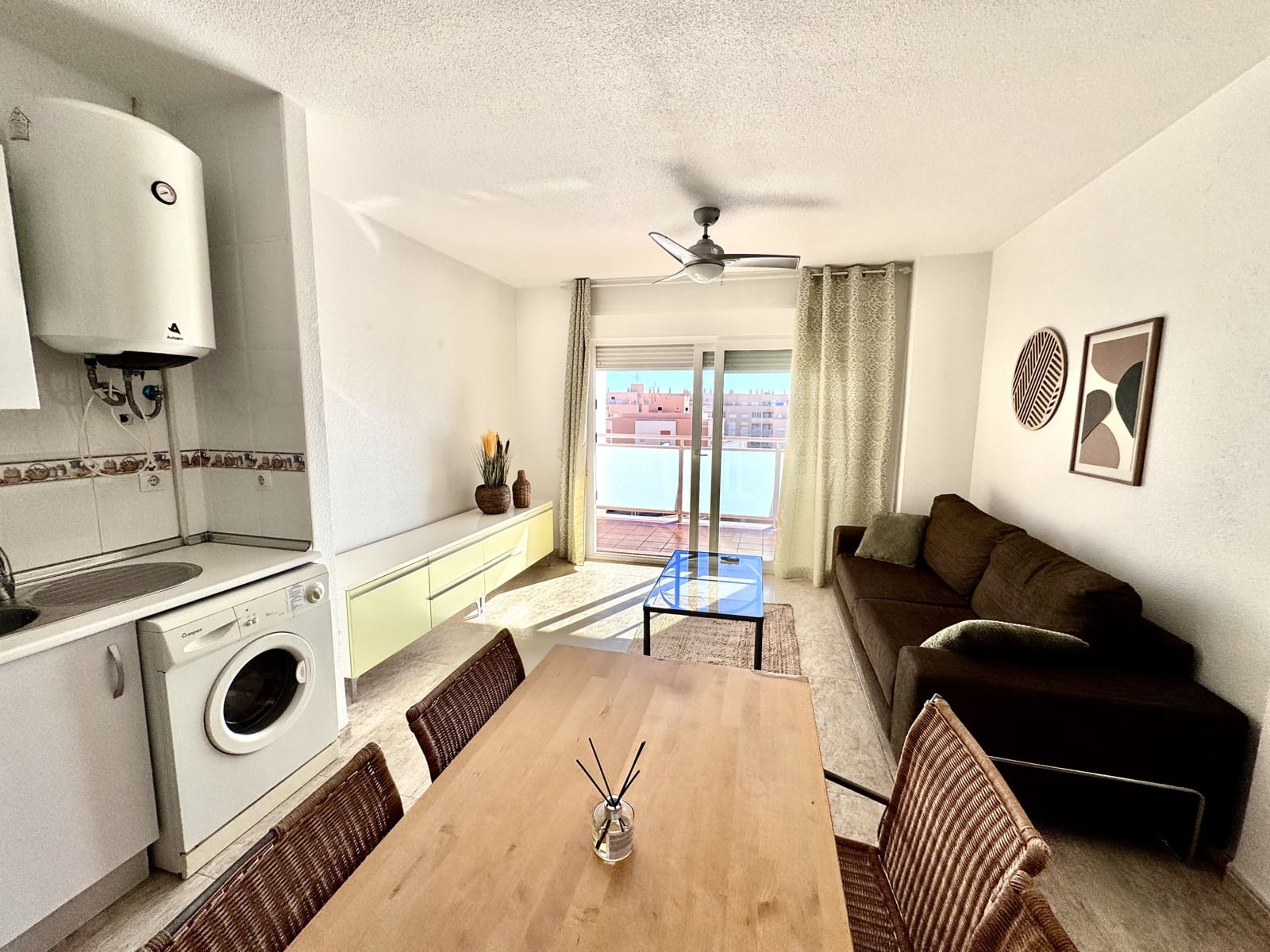 1 sypialnia Apartament na sprzedaż w Roquetas de Mar z basenem garażem - 125 000 € (Ref: 9480773)