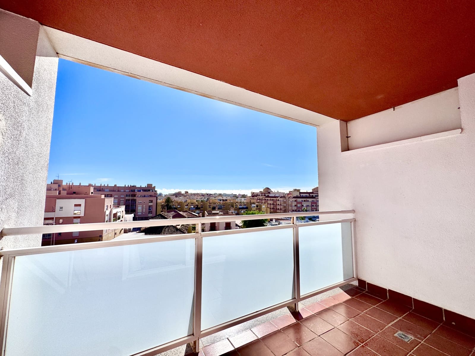 1 sypialnia Apartament na sprzedaż w Roquetas de Mar z basenem garażem - 125 000 € (Ref: 9480773)