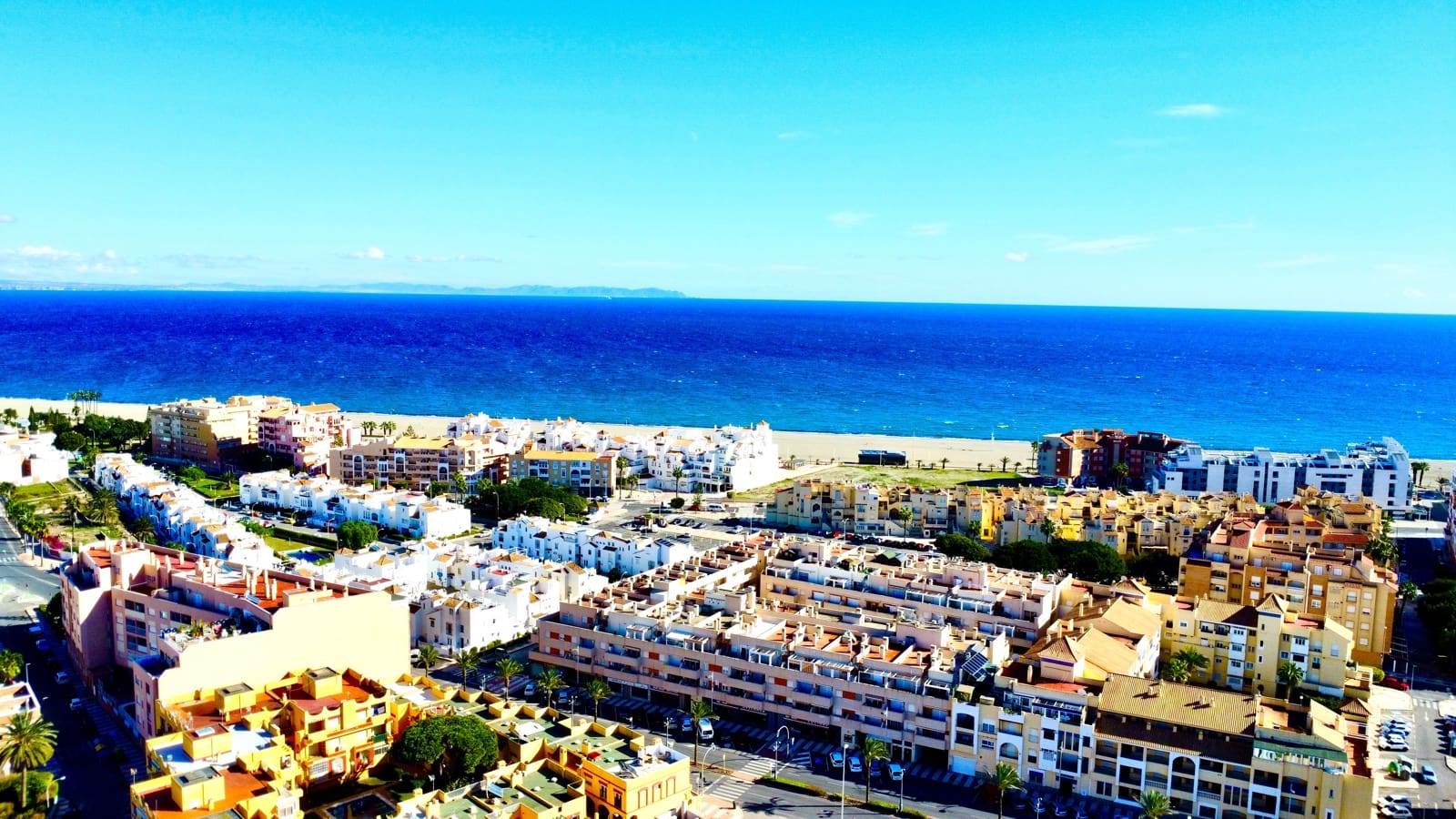 1 sypialnia Apartament na sprzedaż w Roquetas de Mar z basenem garażem - 125 000 € (Ref: 9480773)