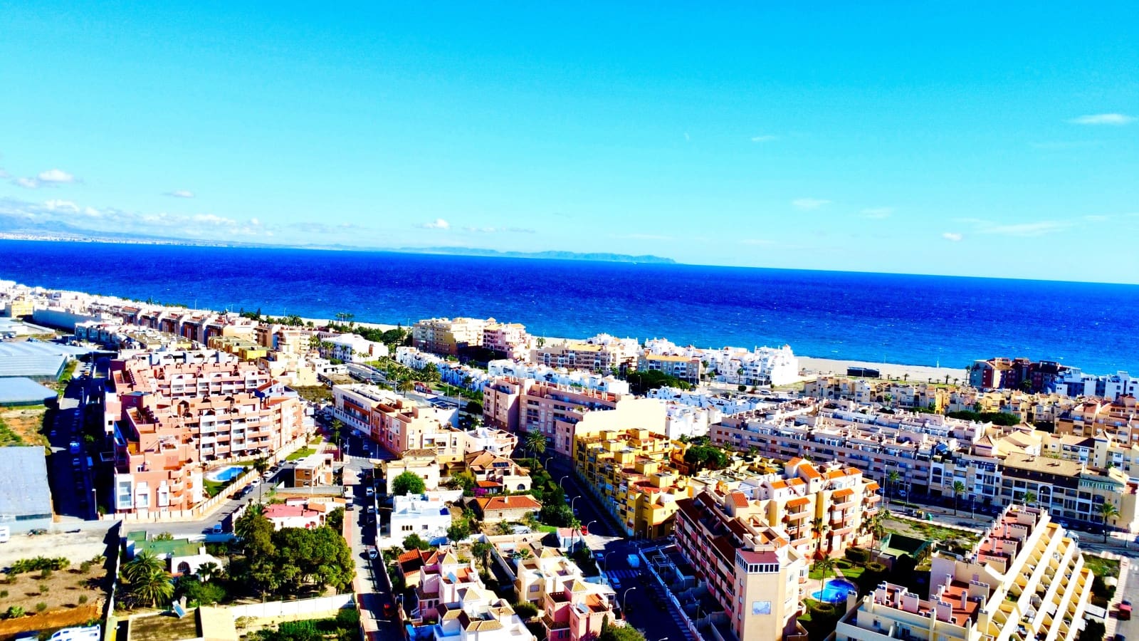 1 sypialnia Apartament na sprzedaż w Roquetas de Mar z basenem garażem - 125 000 € (Ref: 9480773)