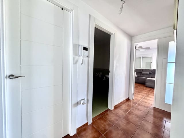 4 slaapkamer Huis te koop in Berja met garage - € 157.000 (Ref: 9497585)