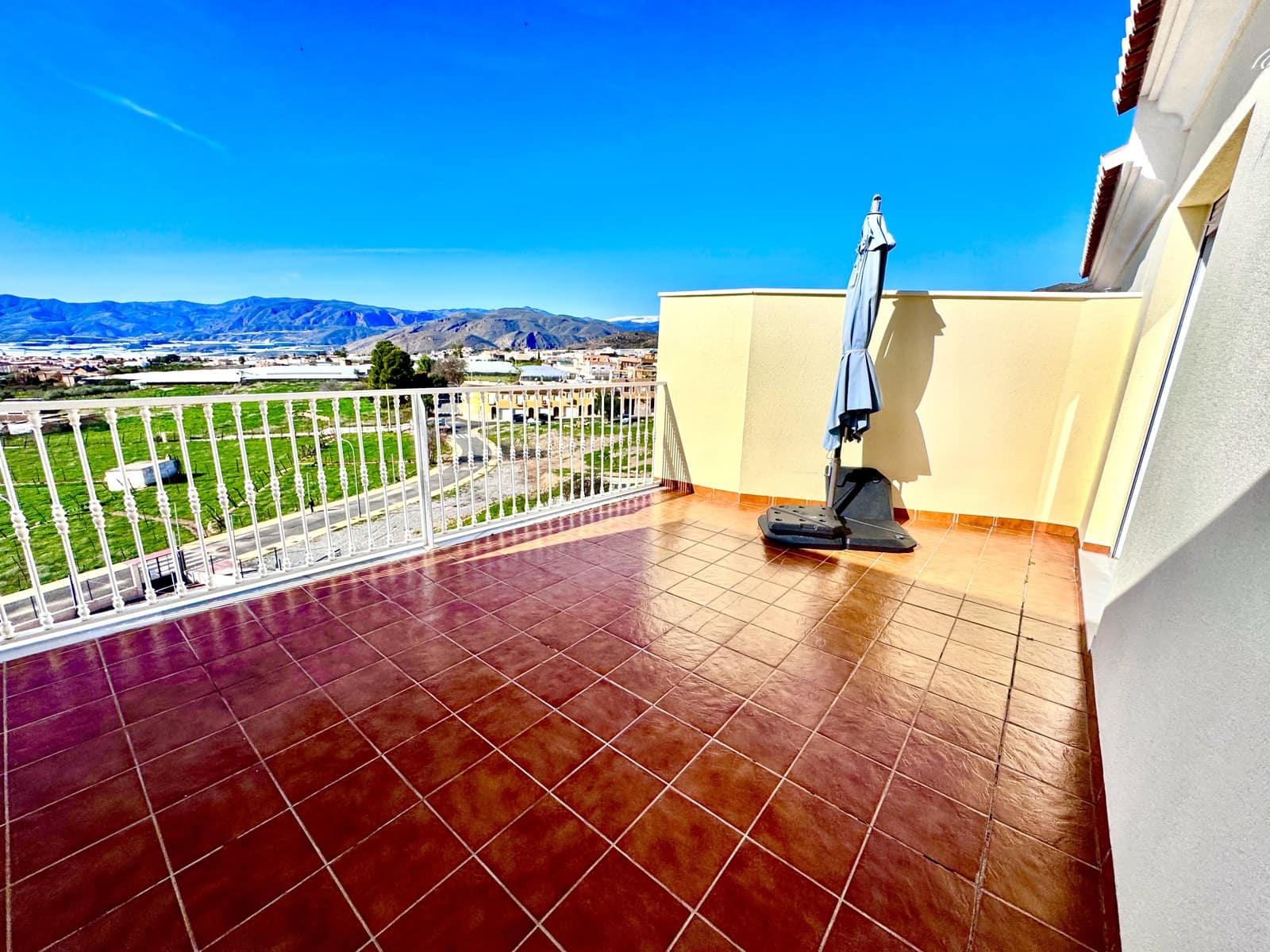 4 bedroom Townhouse for sale in Berja with garage - € 157,000 (Ref: 9497585)