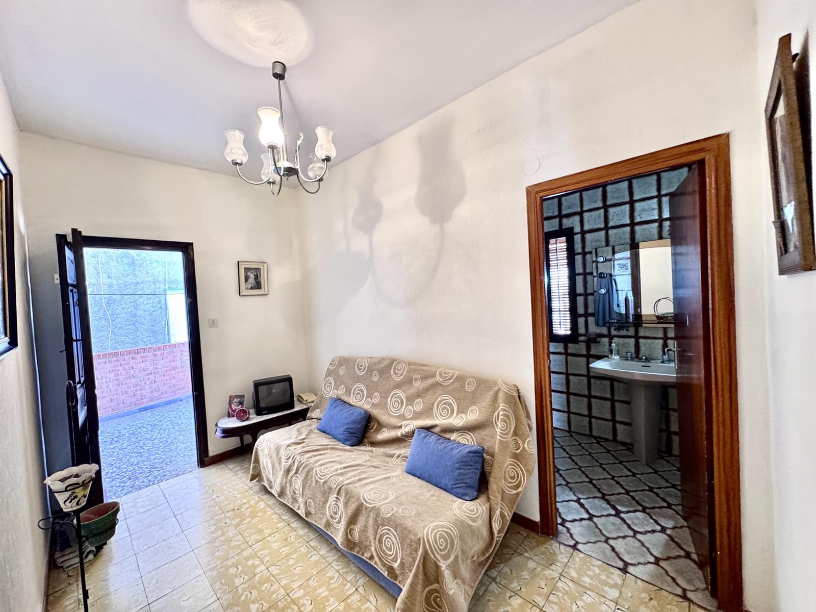 4 soveværelse Byhus til salg i Adra med garage - € 160.000 (Ref: 9521406)