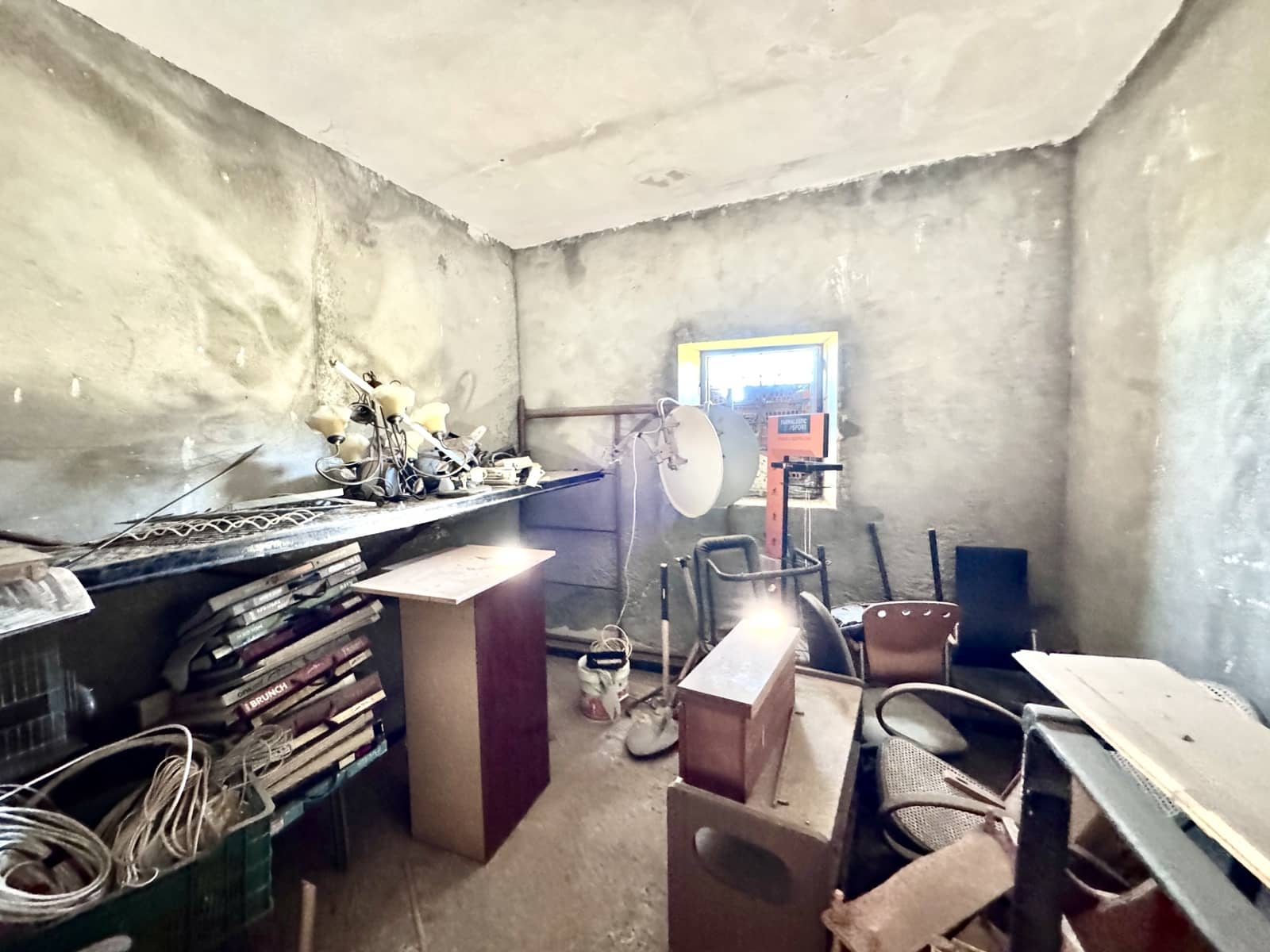 Mark till salu i Adra - 104 300 € (Ref: 9524730)