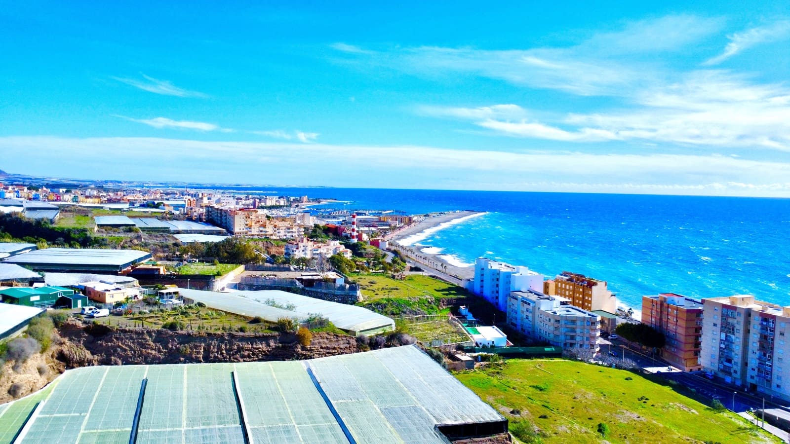 Mark till salu i Adra - 104 300 € (Ref: 9524730)