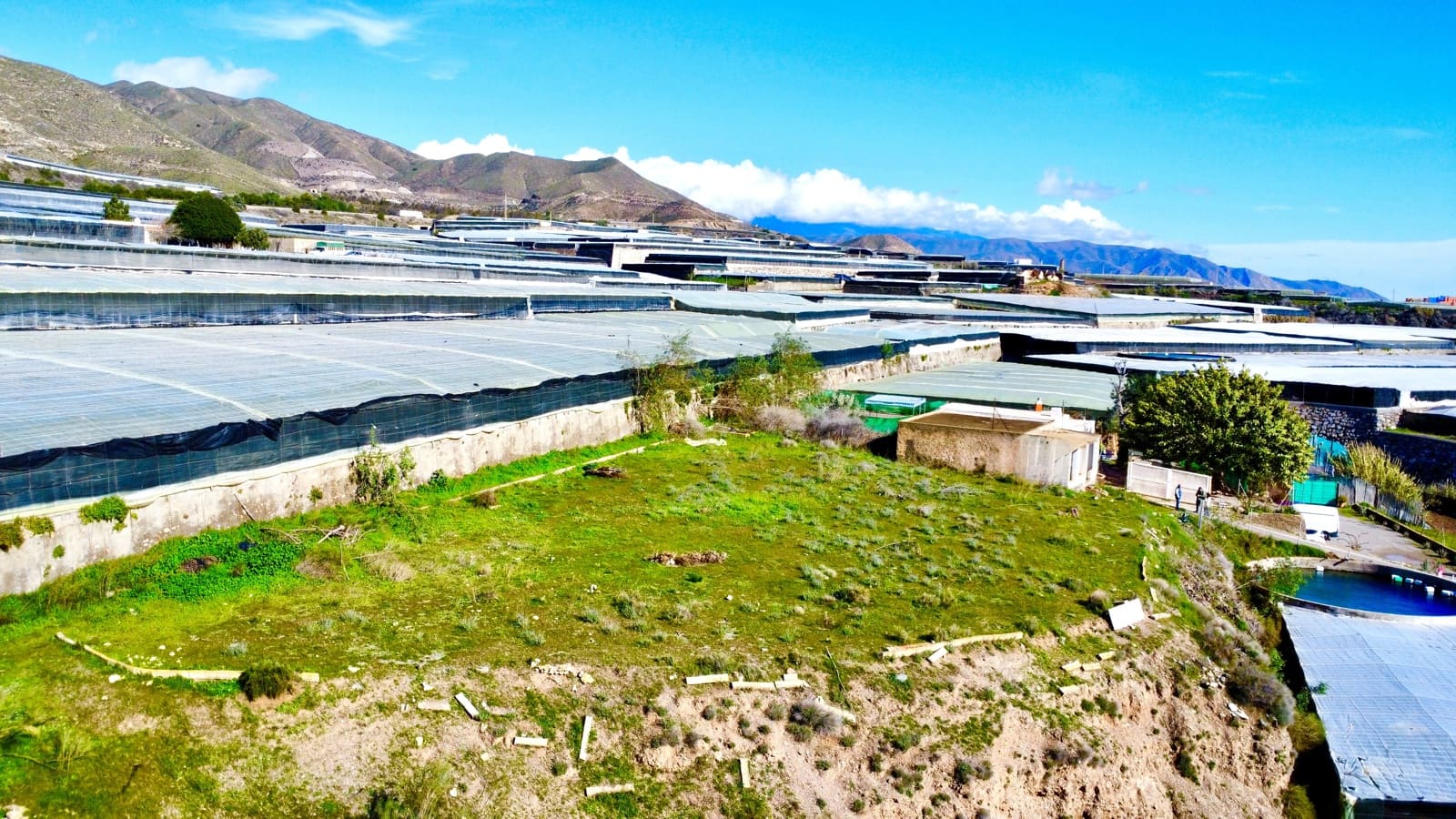 Mark till salu i Adra - 104 300 € (Ref: 9524730)