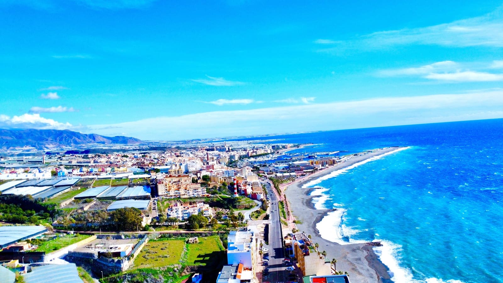 Mark till salu i Adra - 104 300 € (Ref: 9524730)