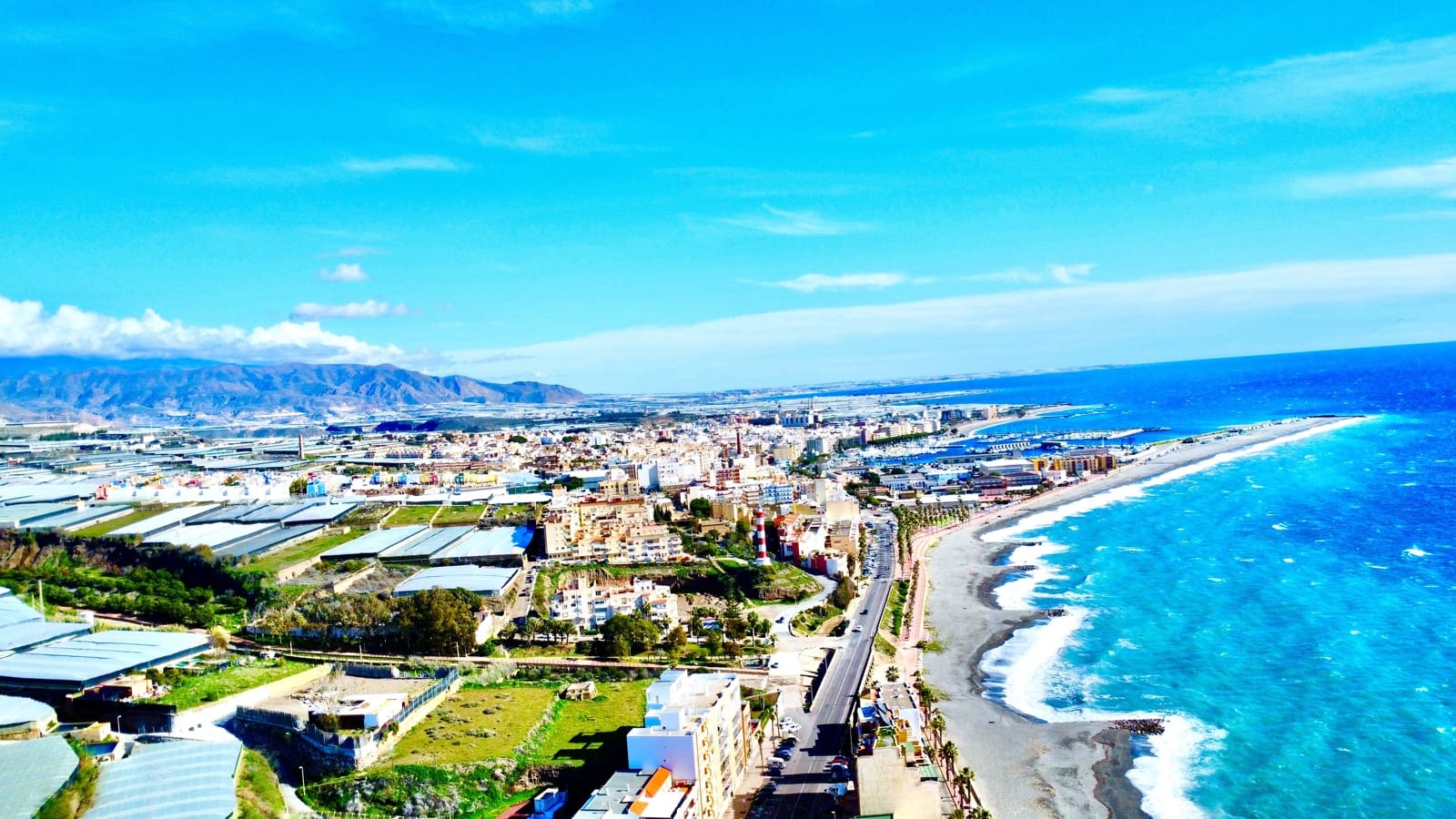 Mark till salu i Adra - 104 300 € (Ref: 9524730)