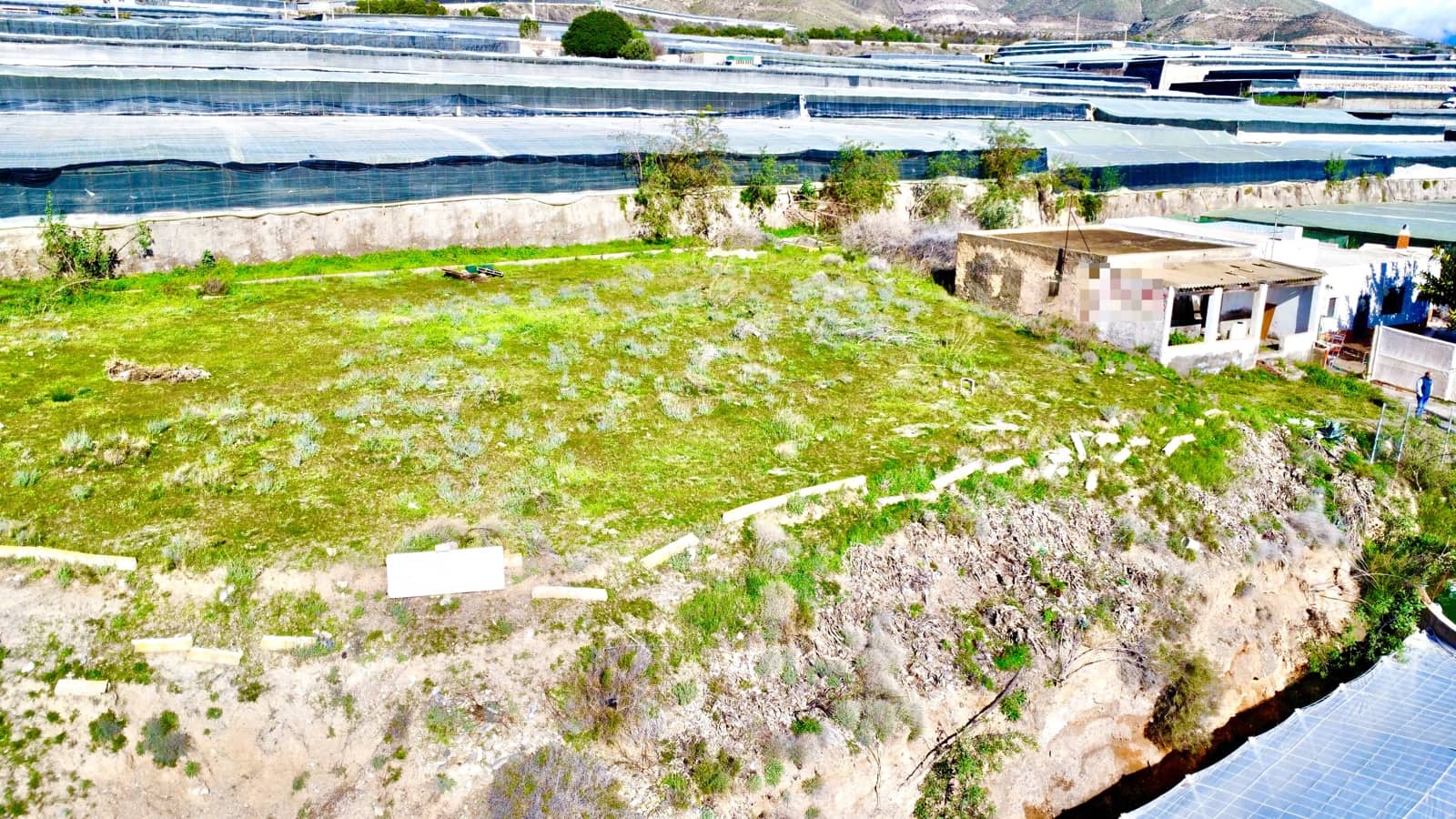 Mark till salu i Adra - 104 300 € (Ref: 9524730)